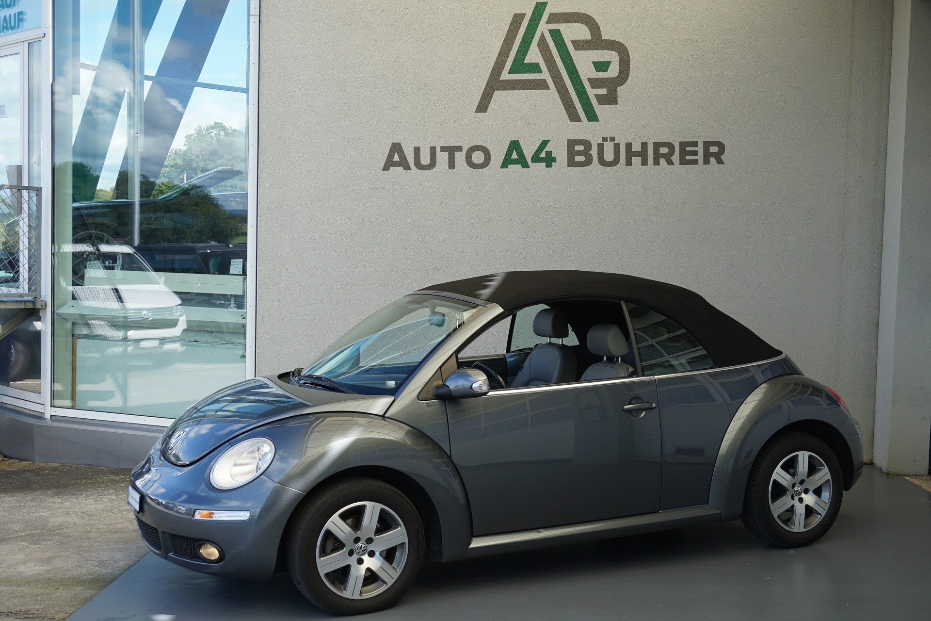 VW Beetle 1.8 Turbo Sixty Cabriolet 150PA-image-5