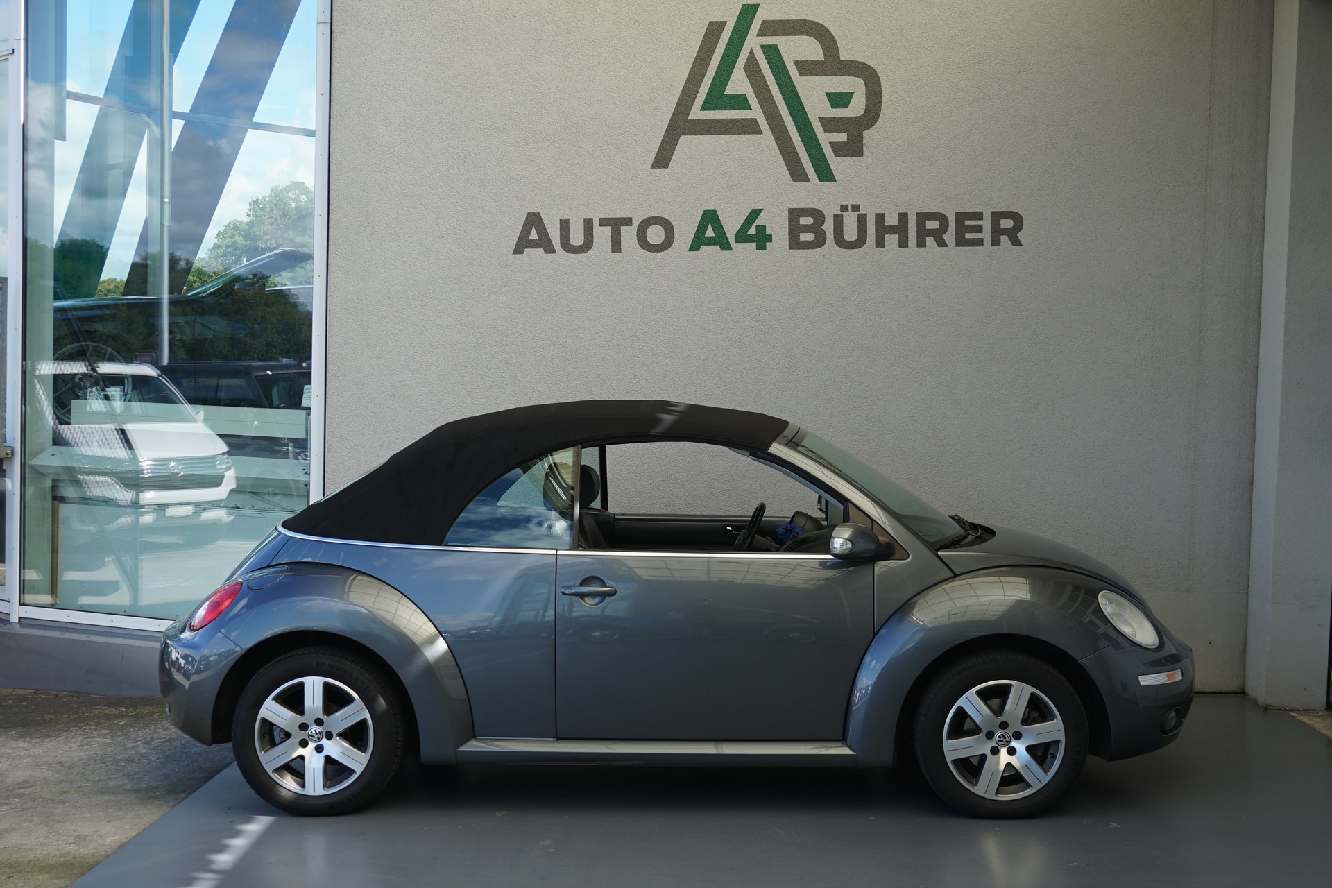 VW Beetle 1.8 Turbo Sixty Cabriolet 150PA-image-8