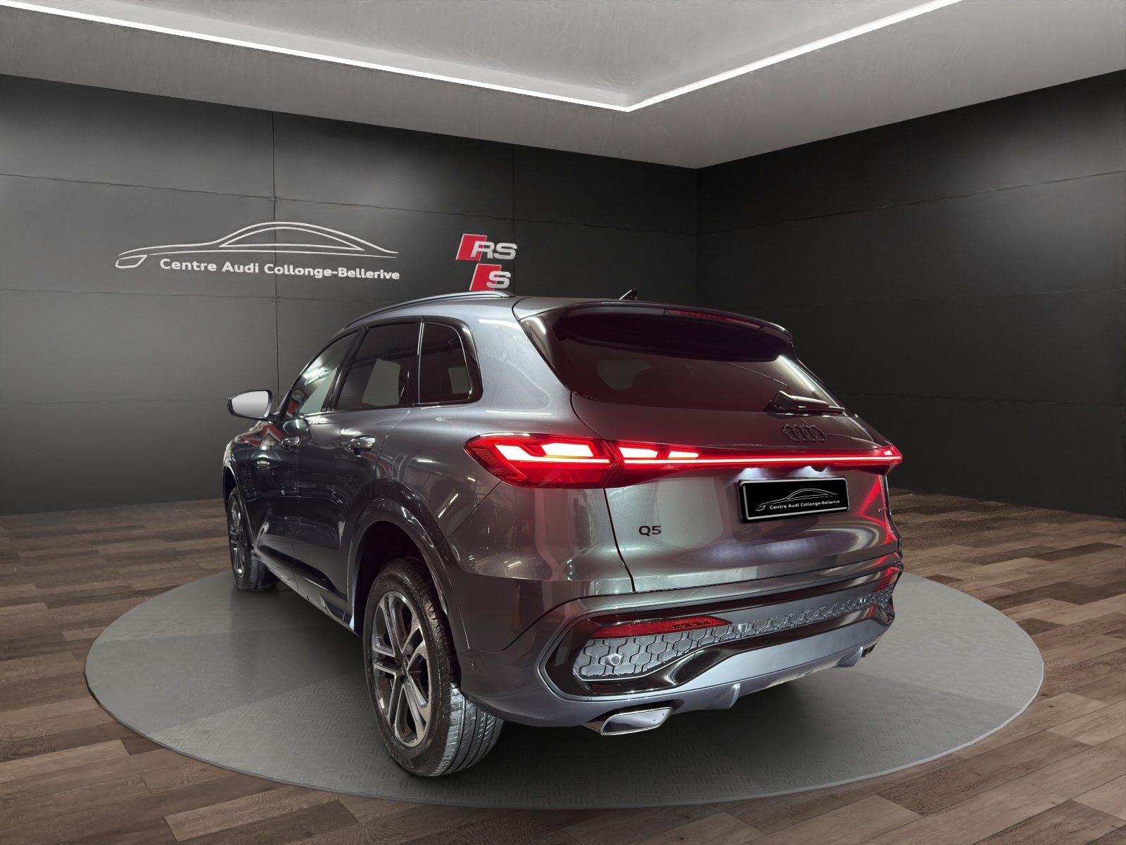 AUDI Q5 TFSI quatto 150 kW S-tronic-image-3
