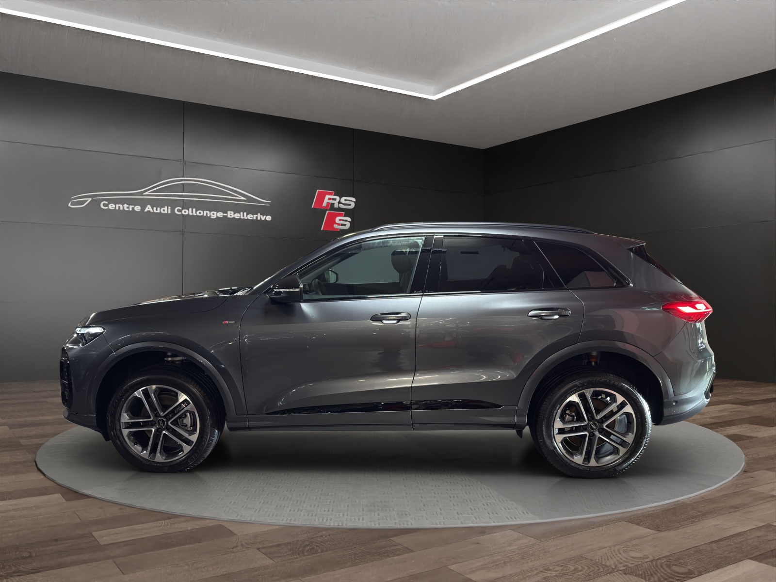AUDI Q5 TFSI quatto 150 kW S-tronic-image-2