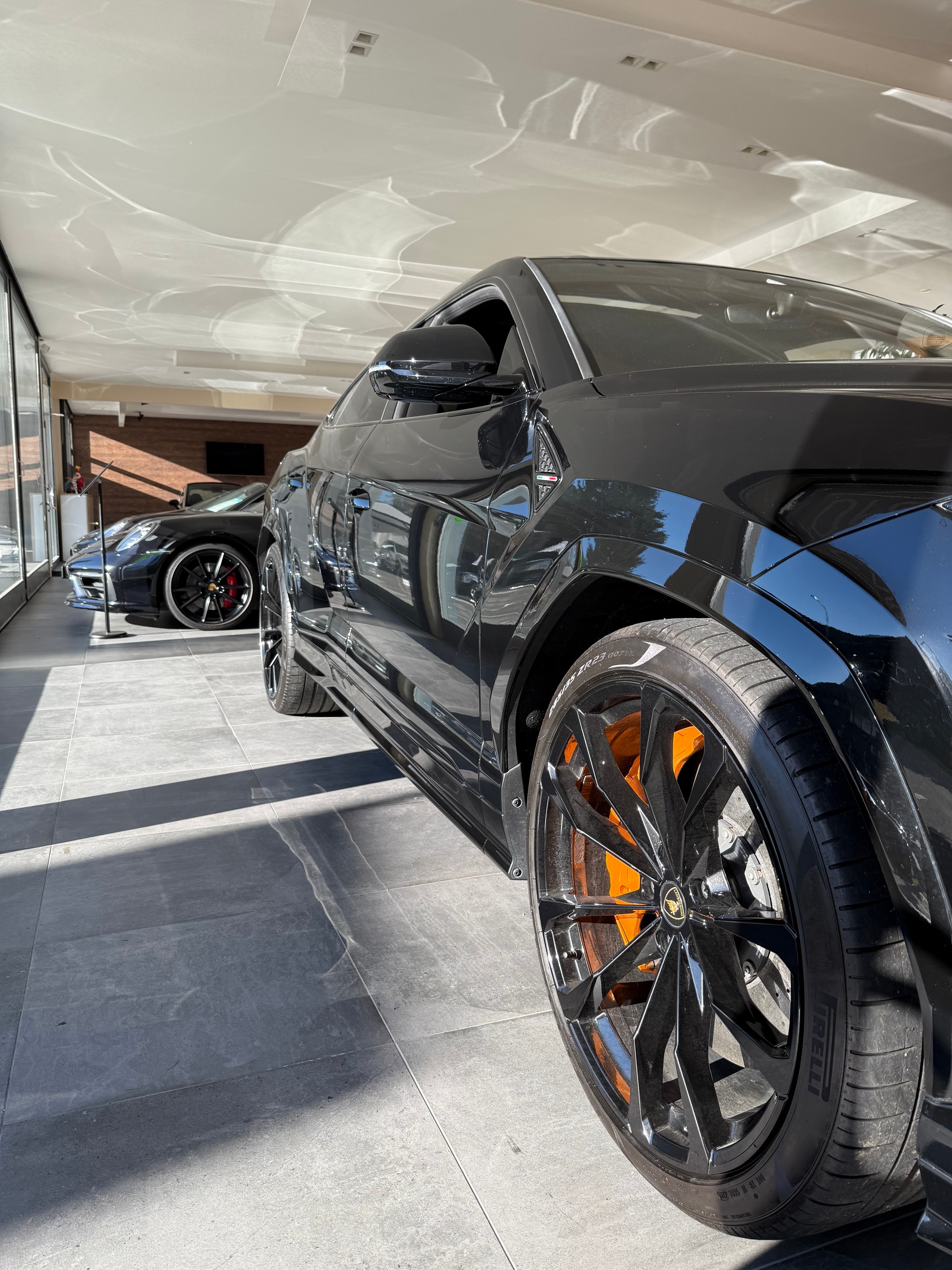 LAMBORGHINI Urus E-Gear-image-10