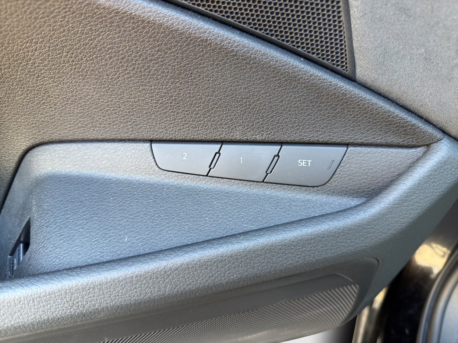 AUDI e-tron 50 Attraction quattro-image-16