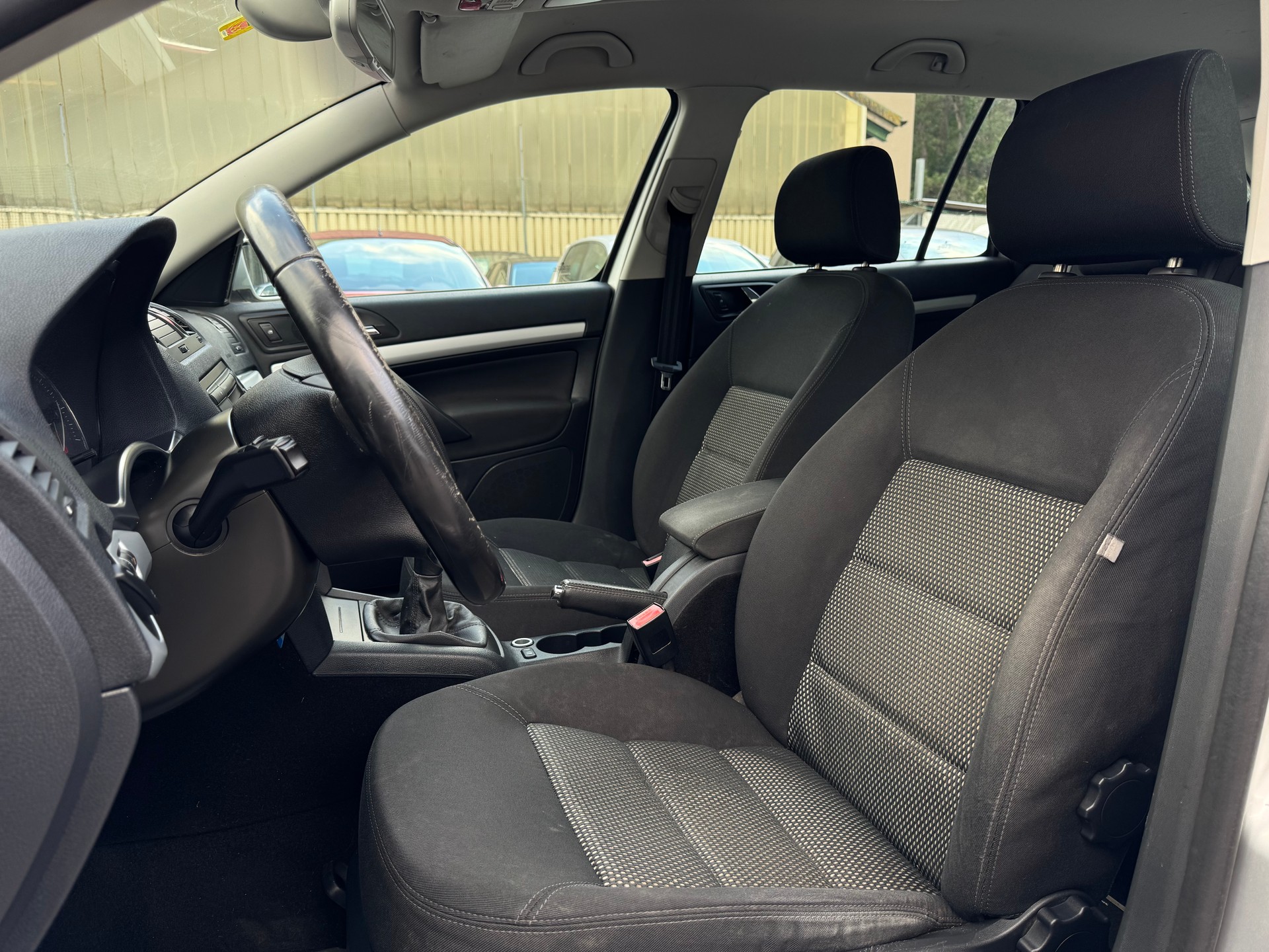 SKODA Octavia Scout 2.0 FSI 4x4-image-8