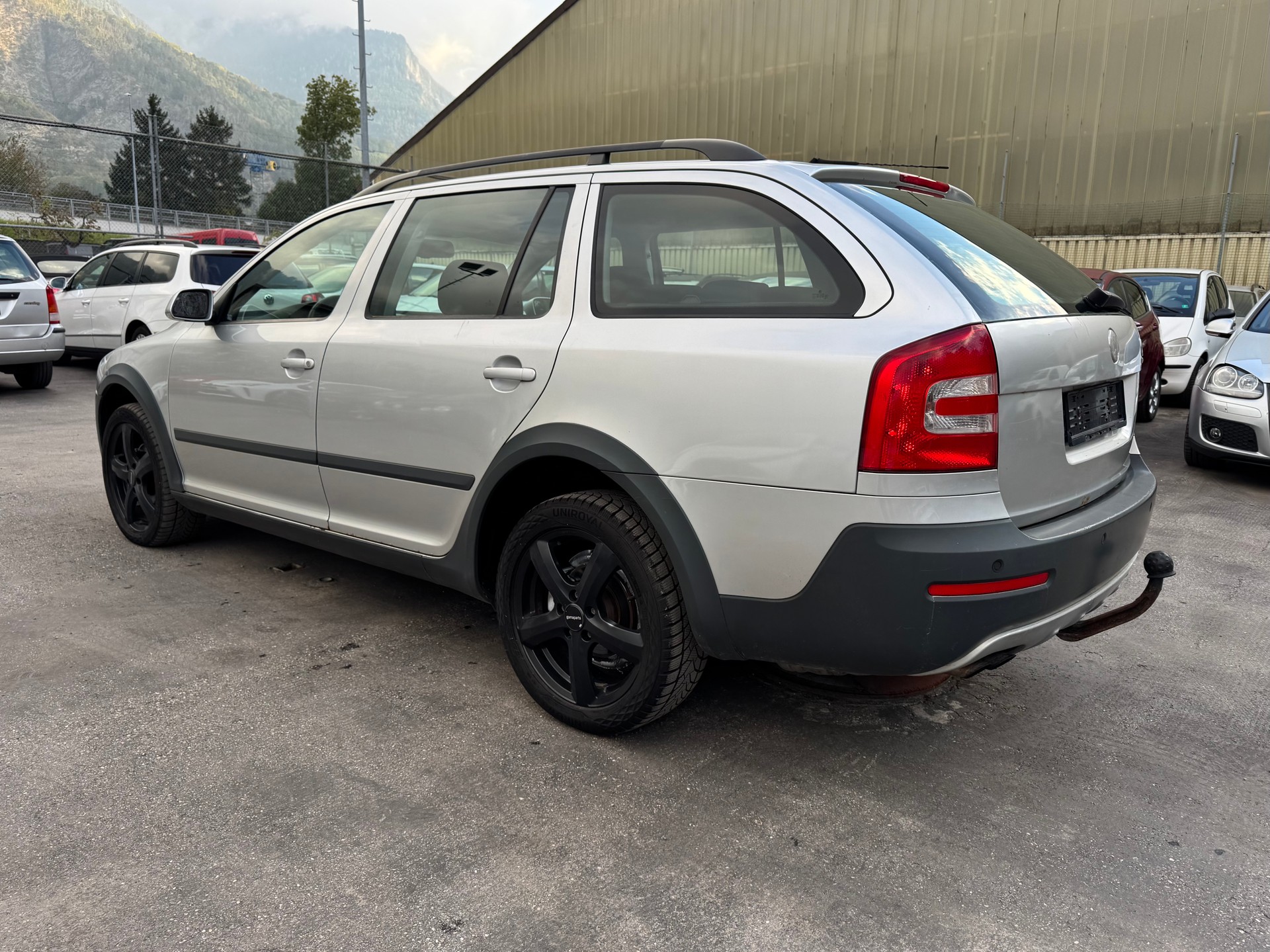 SKODA Octavia Scout 2.0 FSI 4x4-image-5
