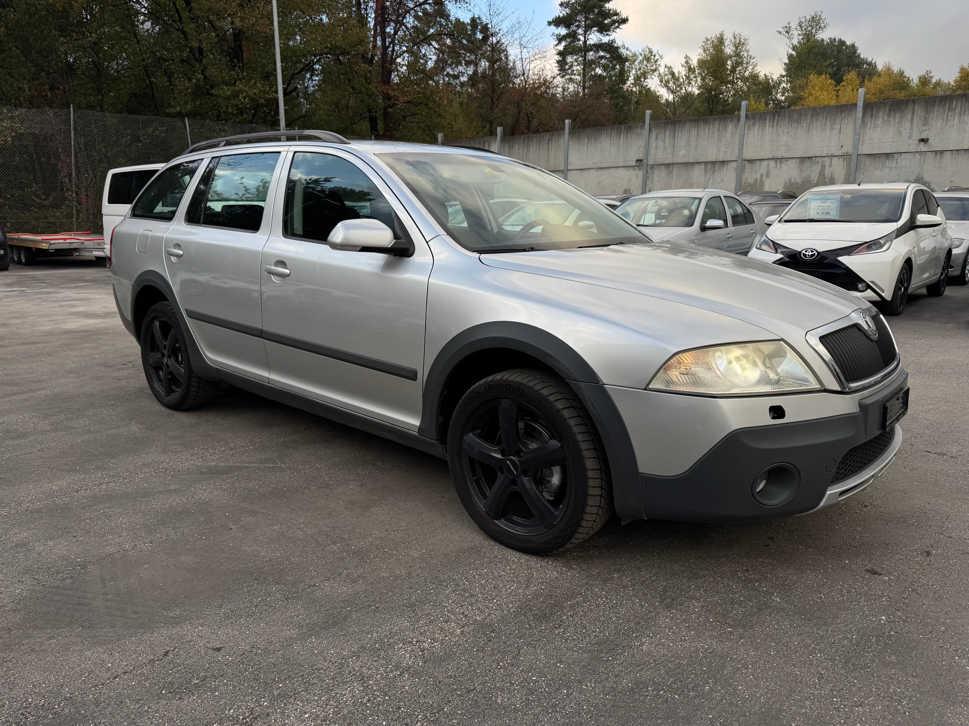 SKODA Octavia Scout 2.0 FSI 4x4-image-1