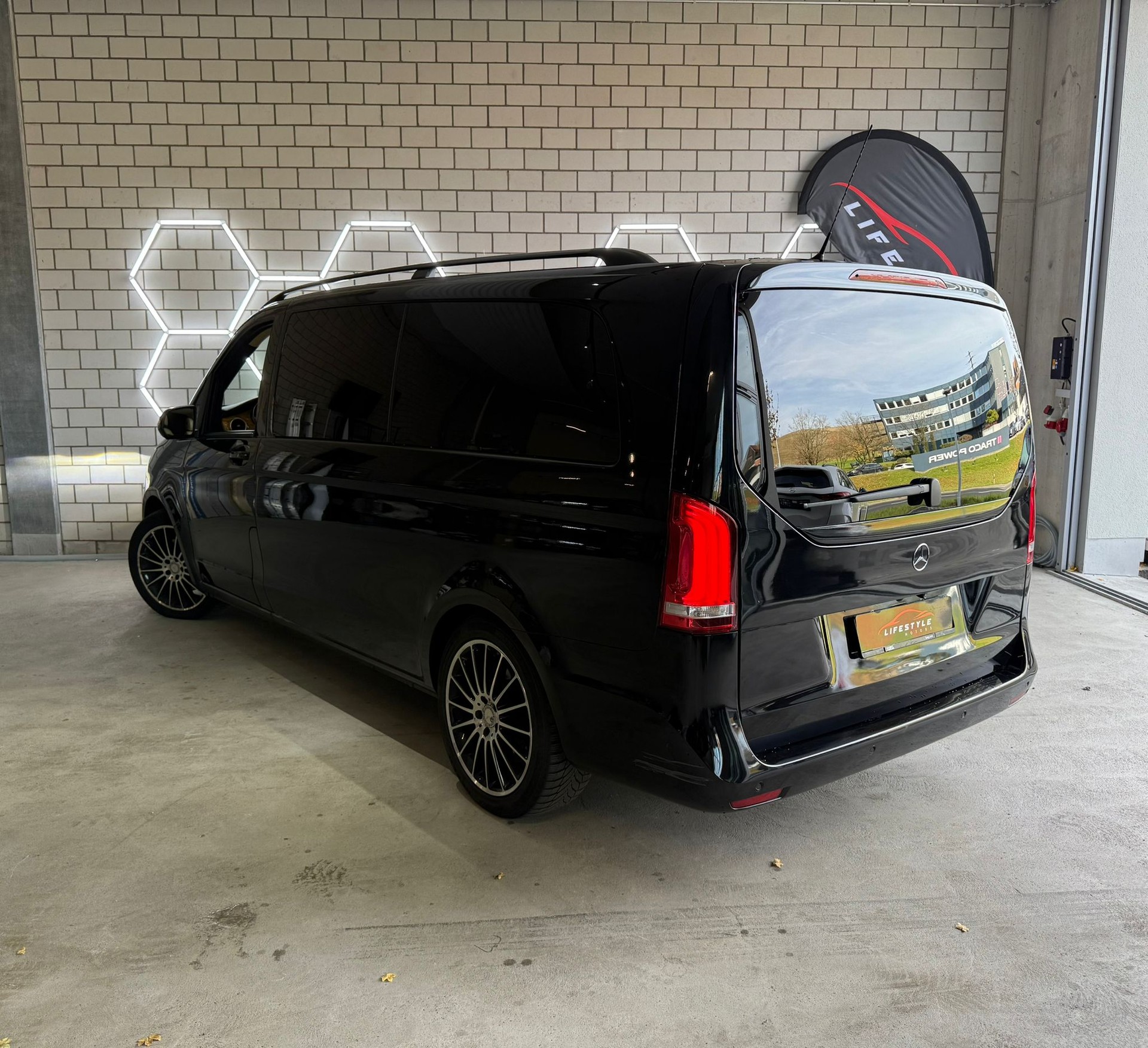 MERCEDES-BENZ V 250 d extralang 4Matic 7G-Tronic VIP-image-2