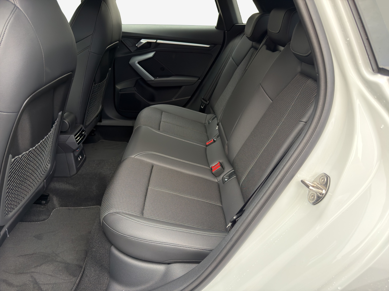 AUDI A3 Sportback 40 TFSI e Attraction S-tronic-image-11