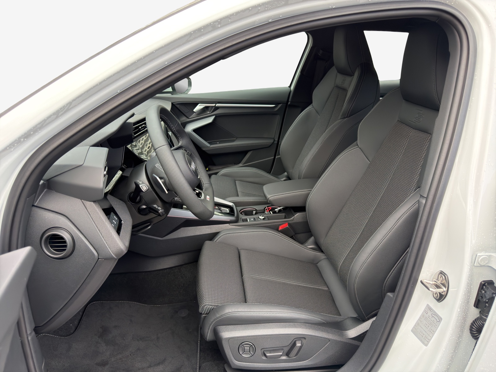 AUDI A3 Sportback 40 TFSI e Attraction S-tronic-image-7