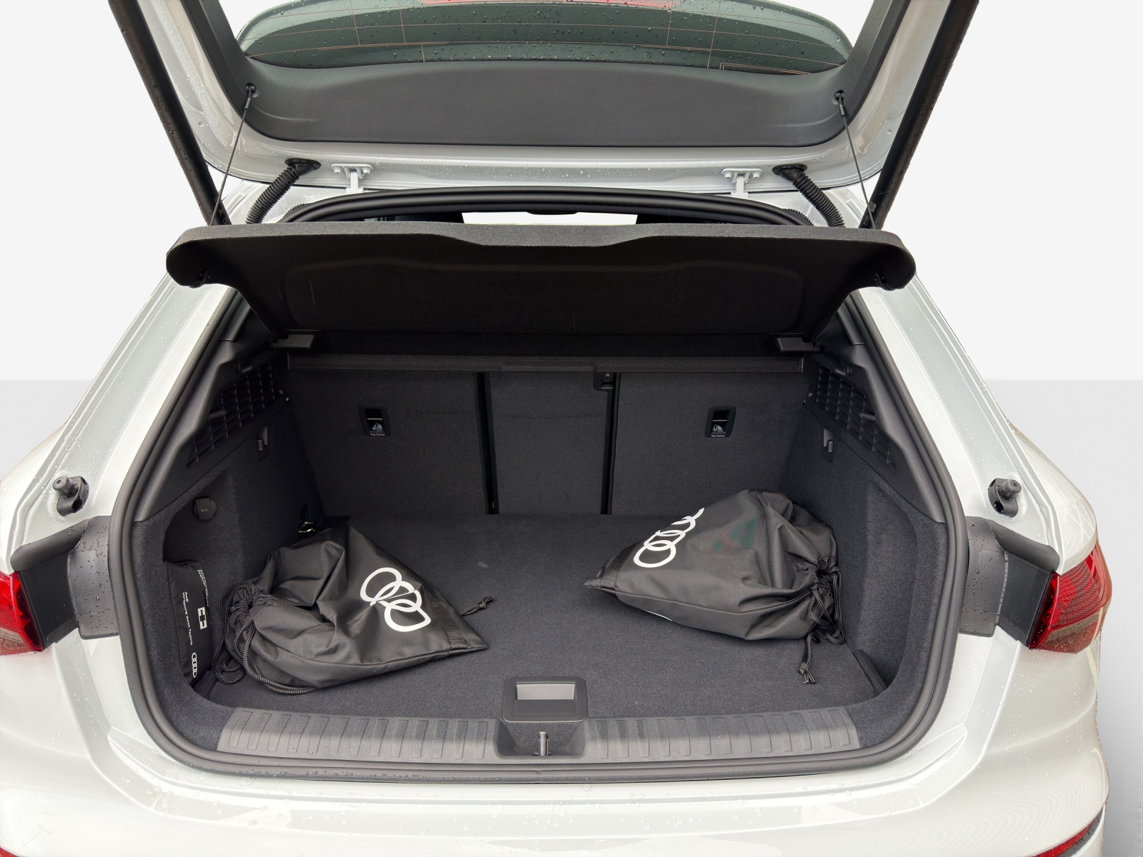 AUDI A3 Sportback 40 TFSI e Attraction S-tronic-image-12