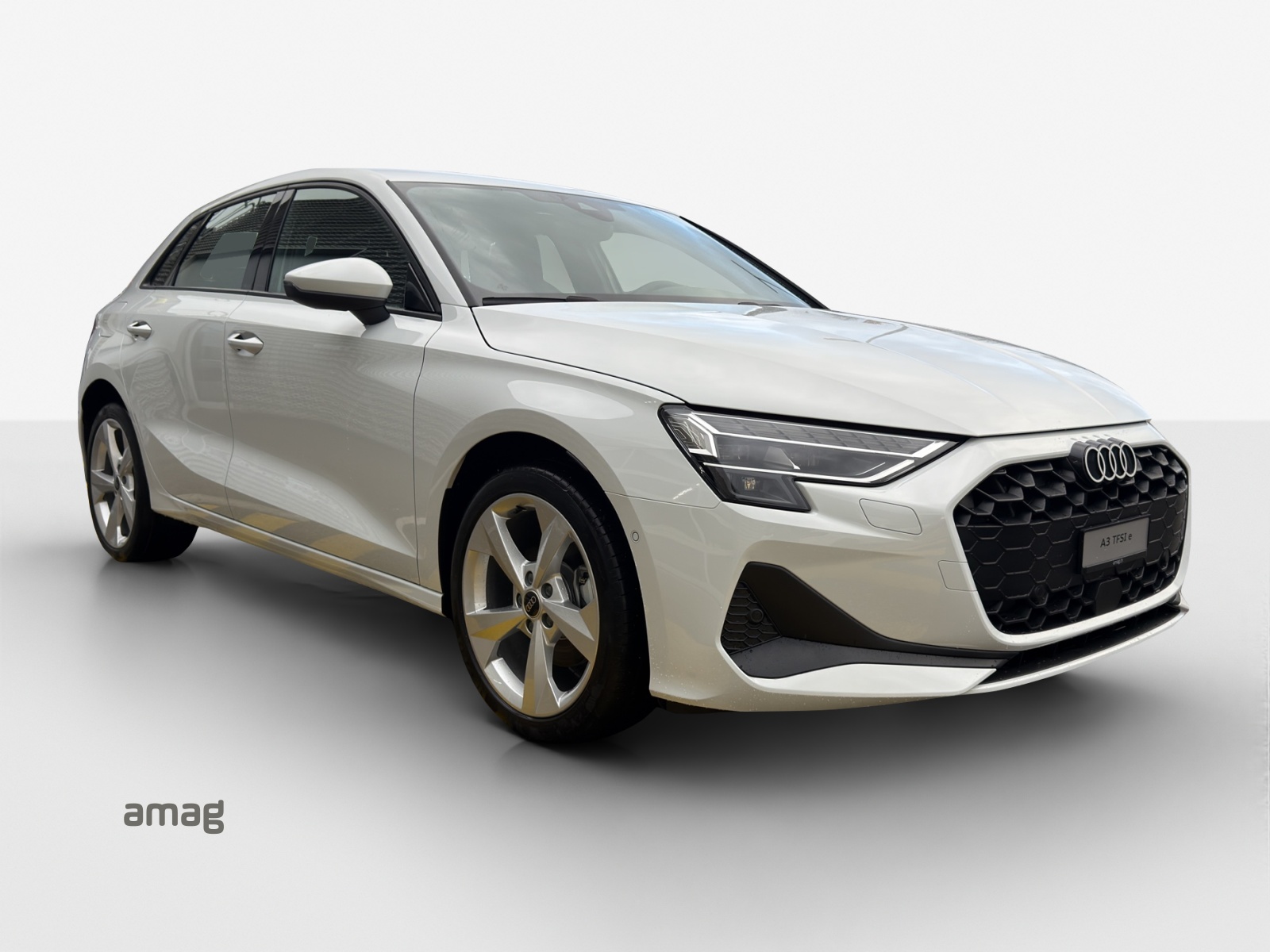 AUDI A3 Sportback 40 TFSI e Attraction S-tronic-image-5