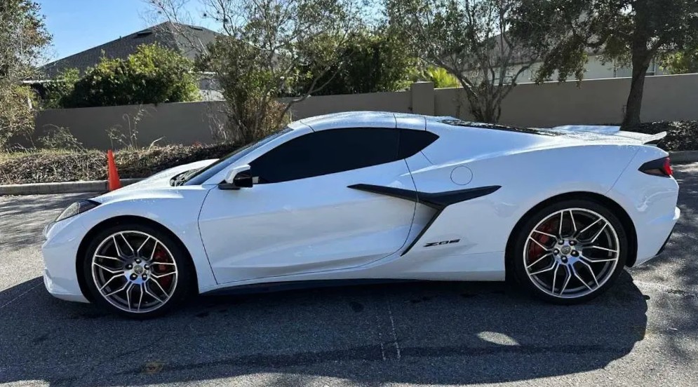CHEVROLET Corvette Z06 2LZ-image-24
