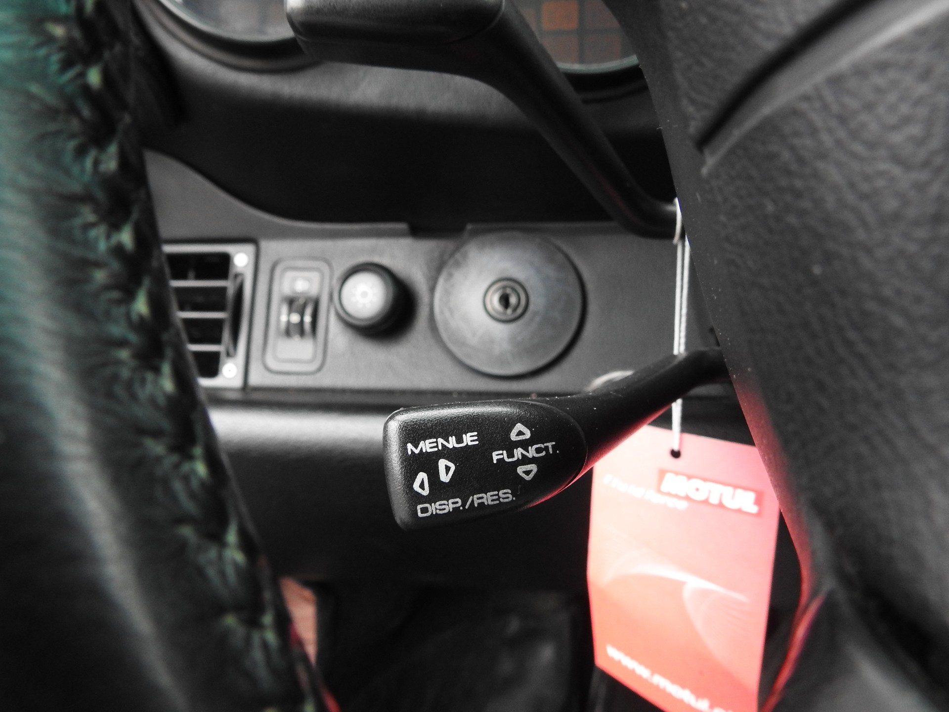 PORSCHE 911 Carrera 4-image-19