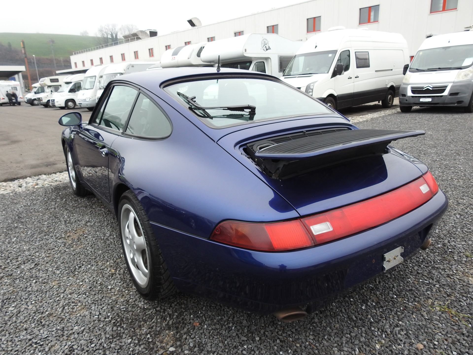PORSCHE 911 Carrera 4-showroom-element-3