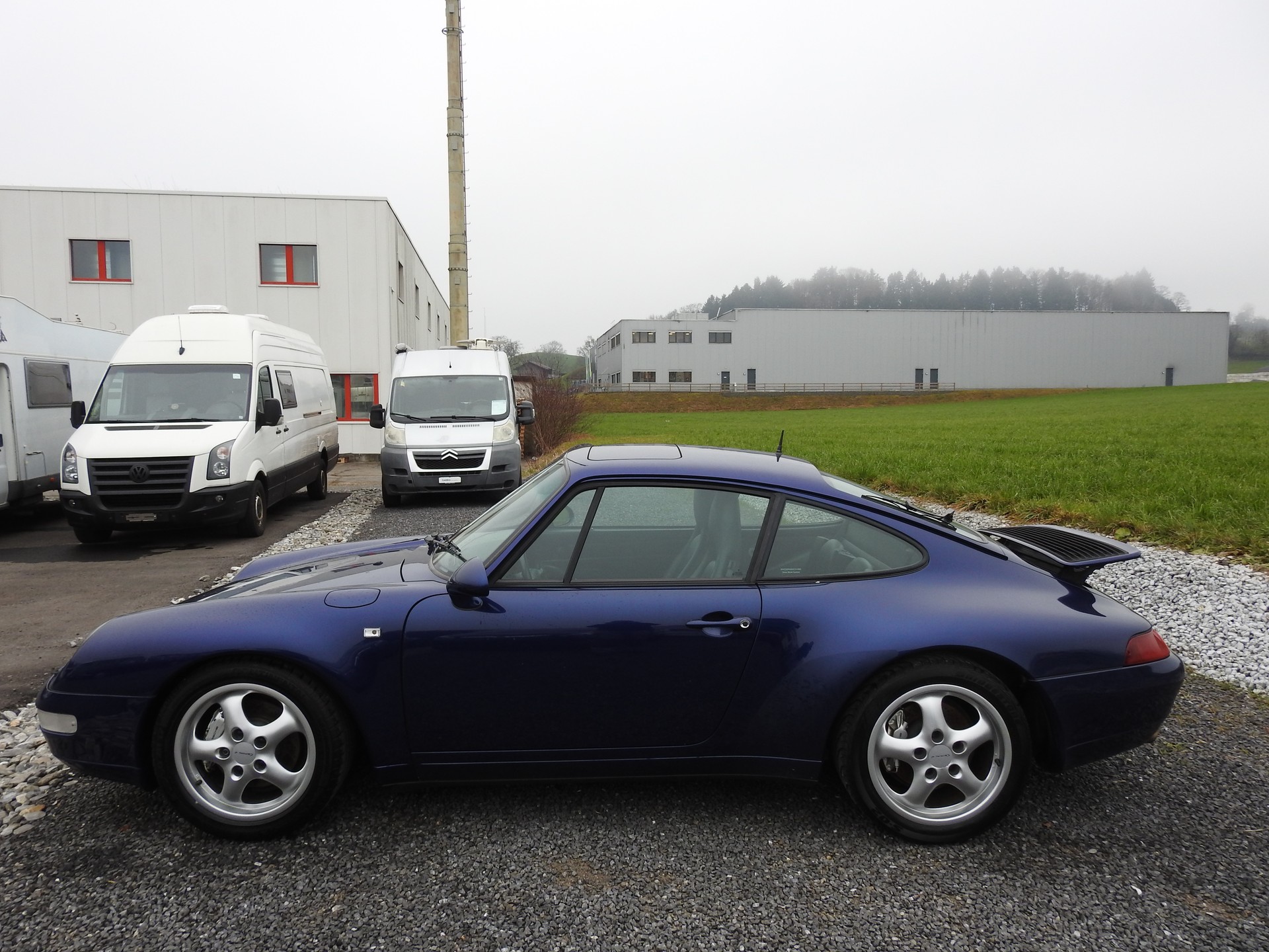 PORSCHE 911 Carrera 4-showroom-element-2