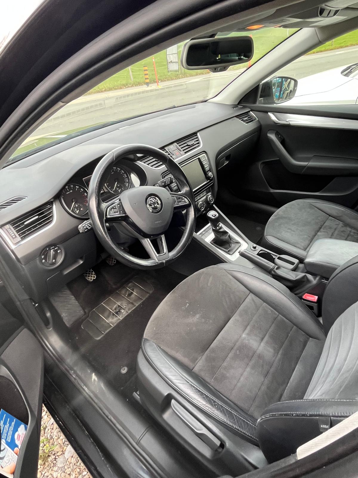 SKODA Octavia Combi 2.0 TDI Ambition 4x4-image-4