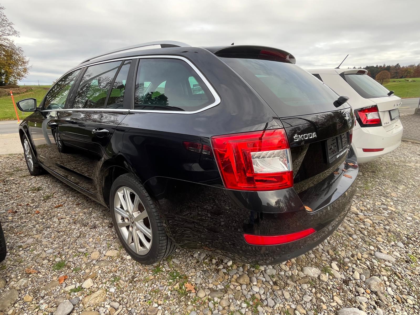SKODA Octavia Combi 2.0 TDI Ambition 4x4-image-3