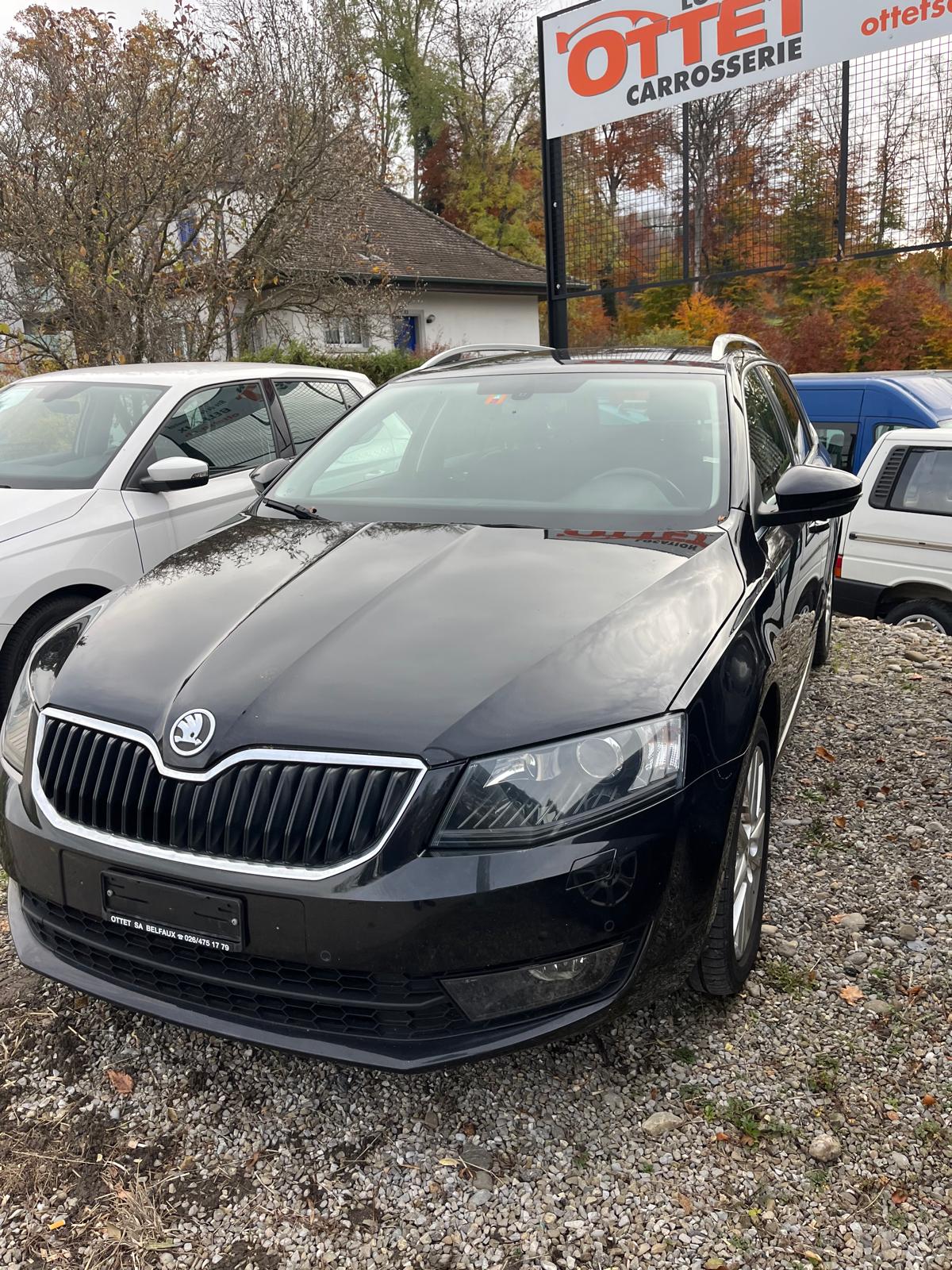SKODA Octavia Combi 2.0 TDI Ambition 4x4-image-1