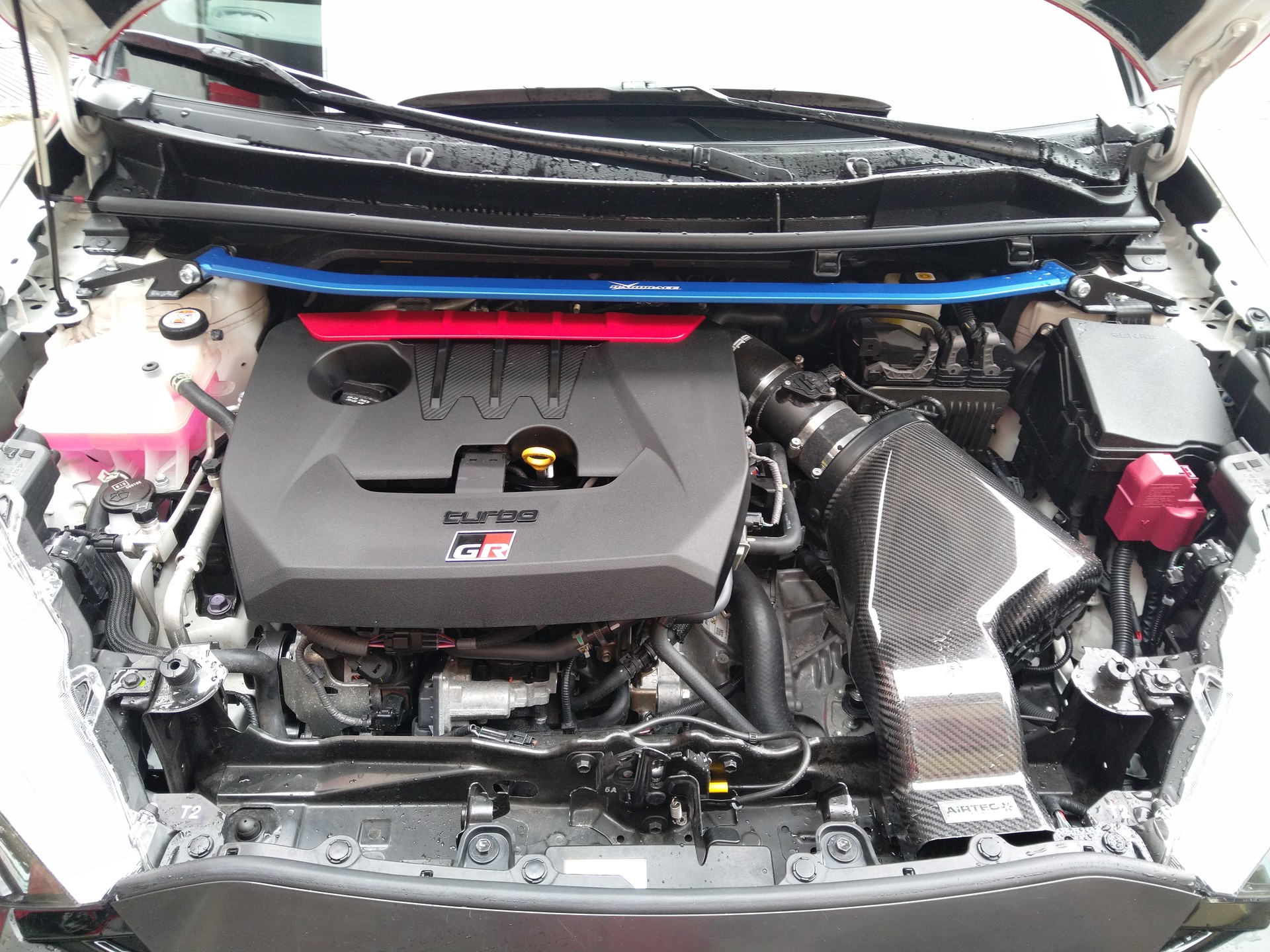 TOYOTA Yaris 1.6 GR Sport-image-2