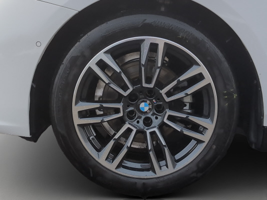 BMW 520d xDr 48V Tour M Sport-image-13