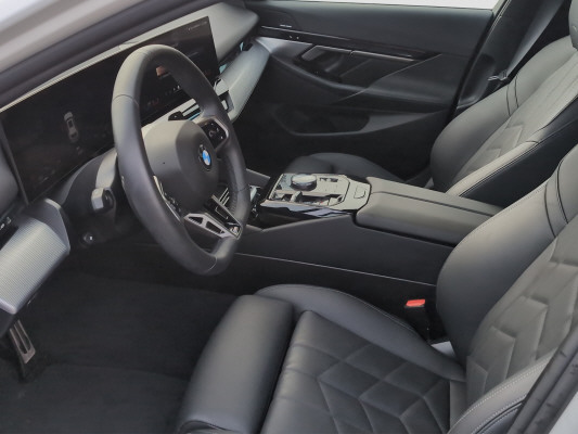 BMW 520d xDr 48V Tour M Sport-image-7
