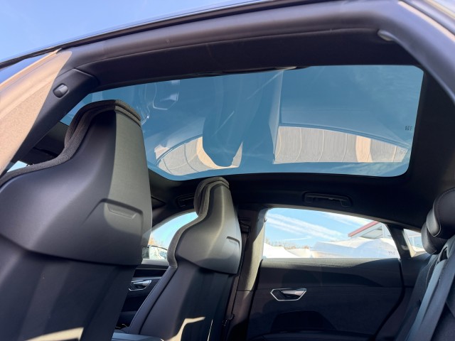 AUDI e-tron GT quattro-image-20