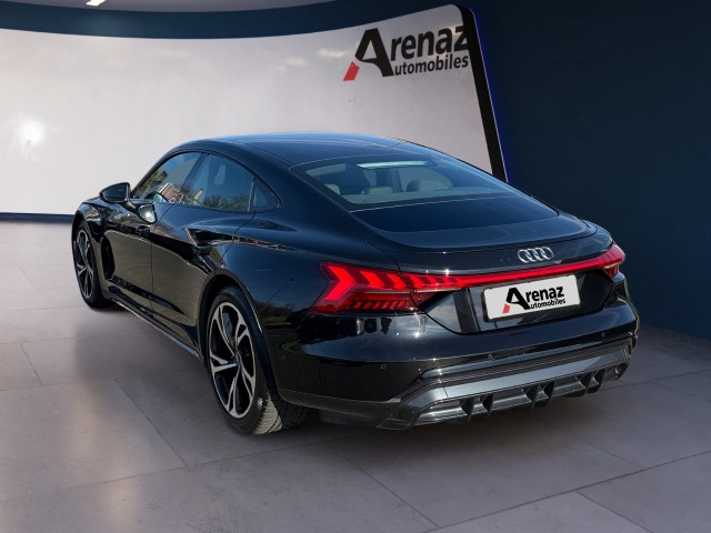 AUDI e-tron GT quattro-showroom-element-2