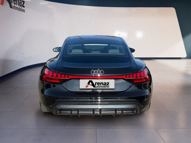 AUDI e-tron GT quattro-showroom-element-3