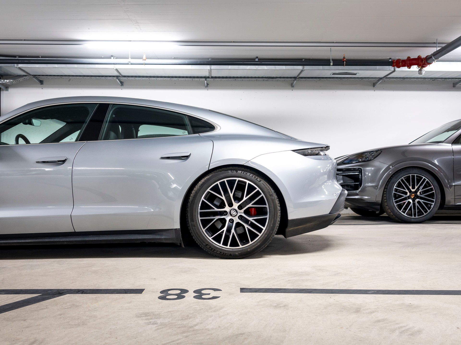 PORSCHE Taycan 4S-image-8