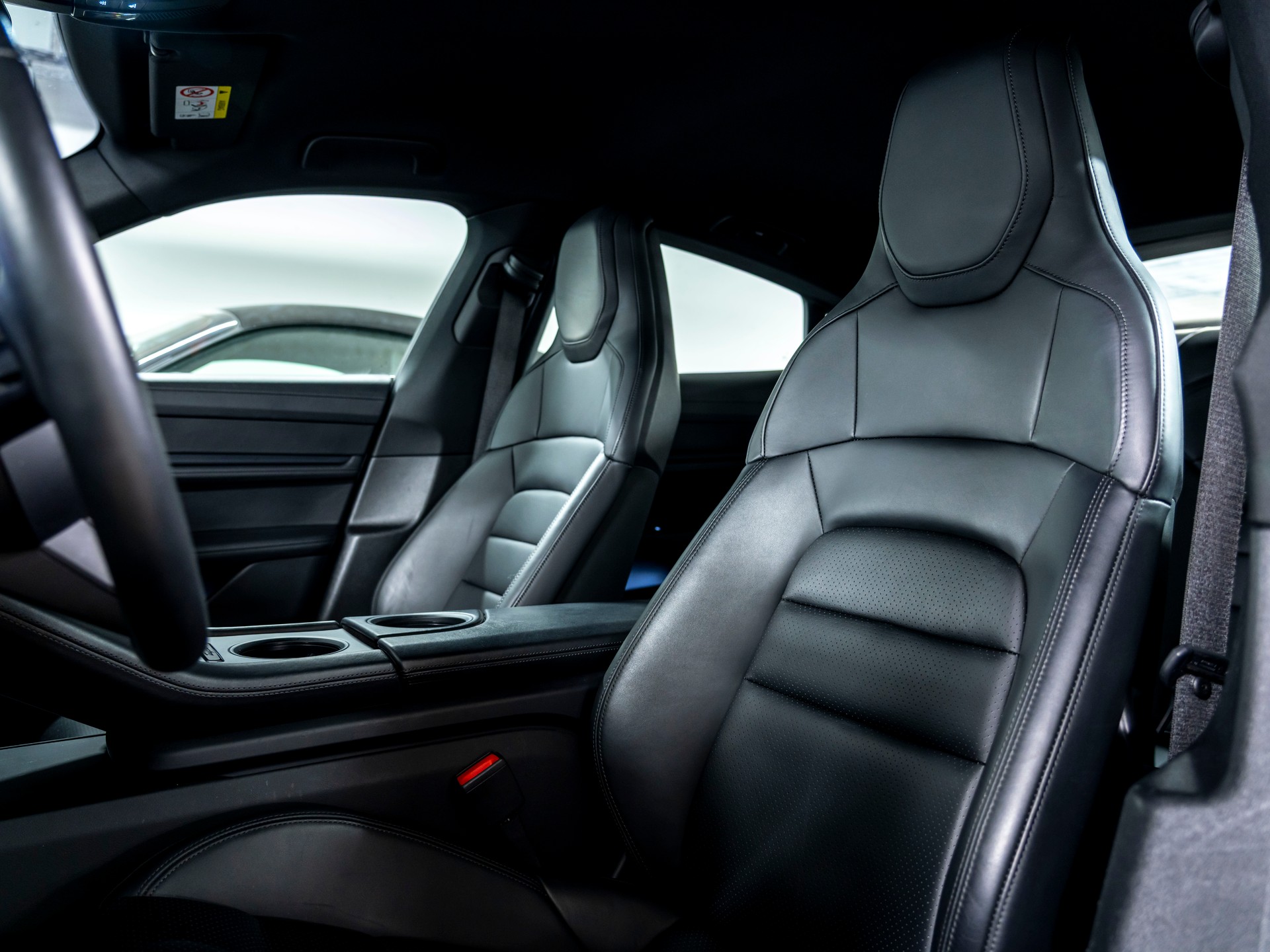 PORSCHE Taycan 4S-image-13