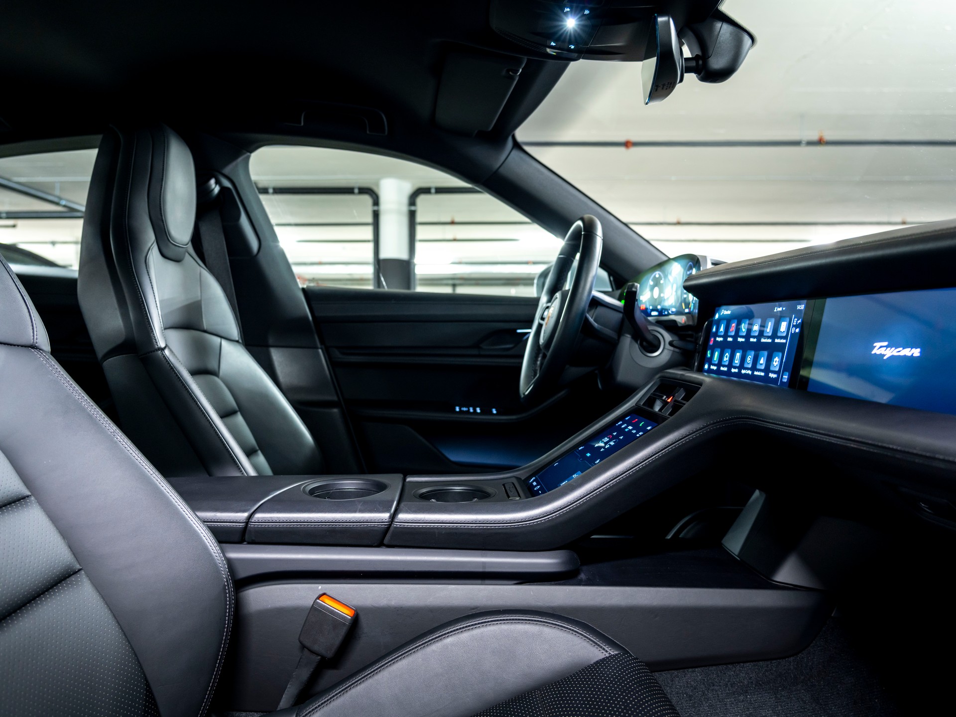 PORSCHE Taycan 4S-image-22