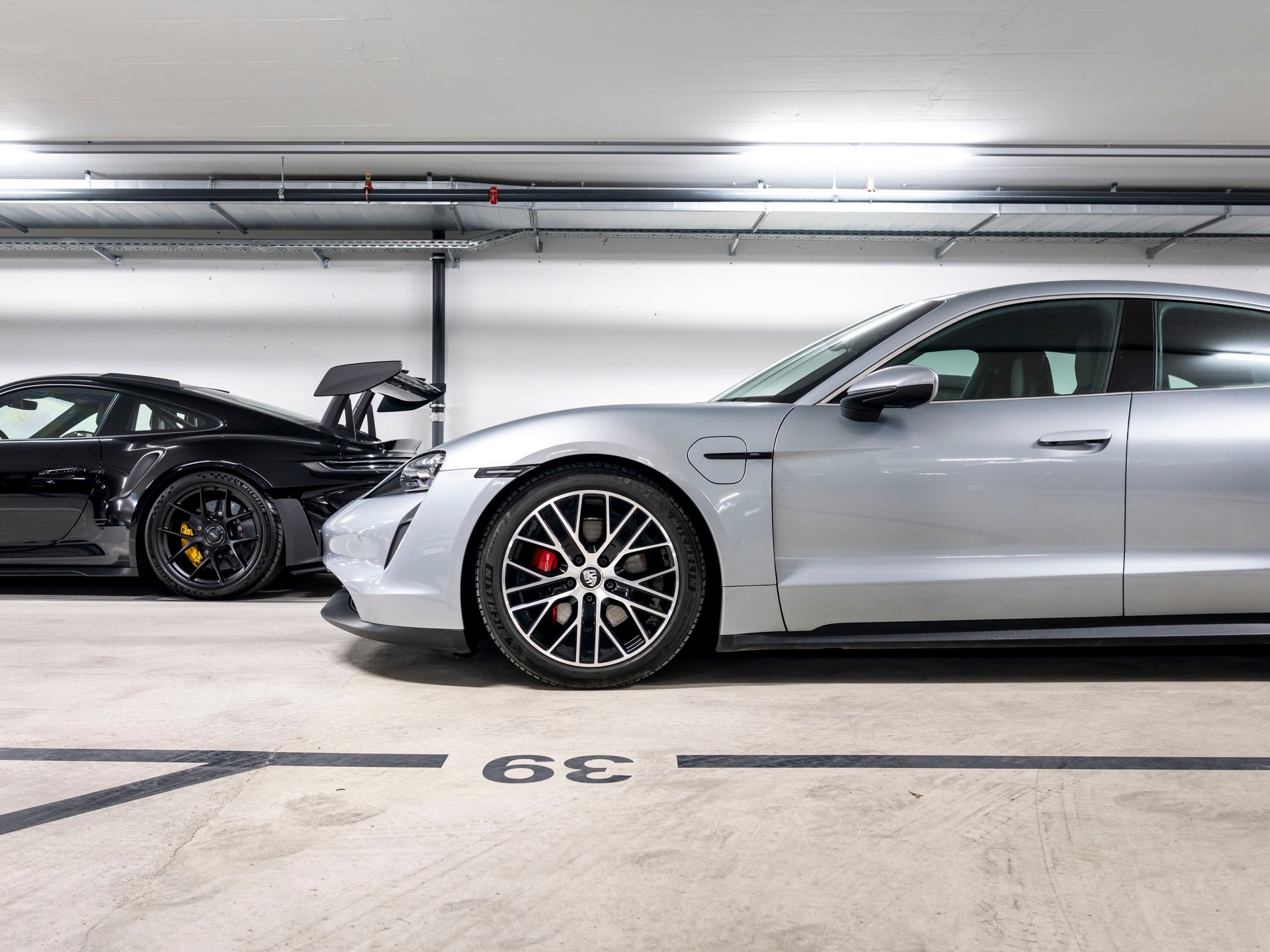 PORSCHE Taycan 4S-image-7