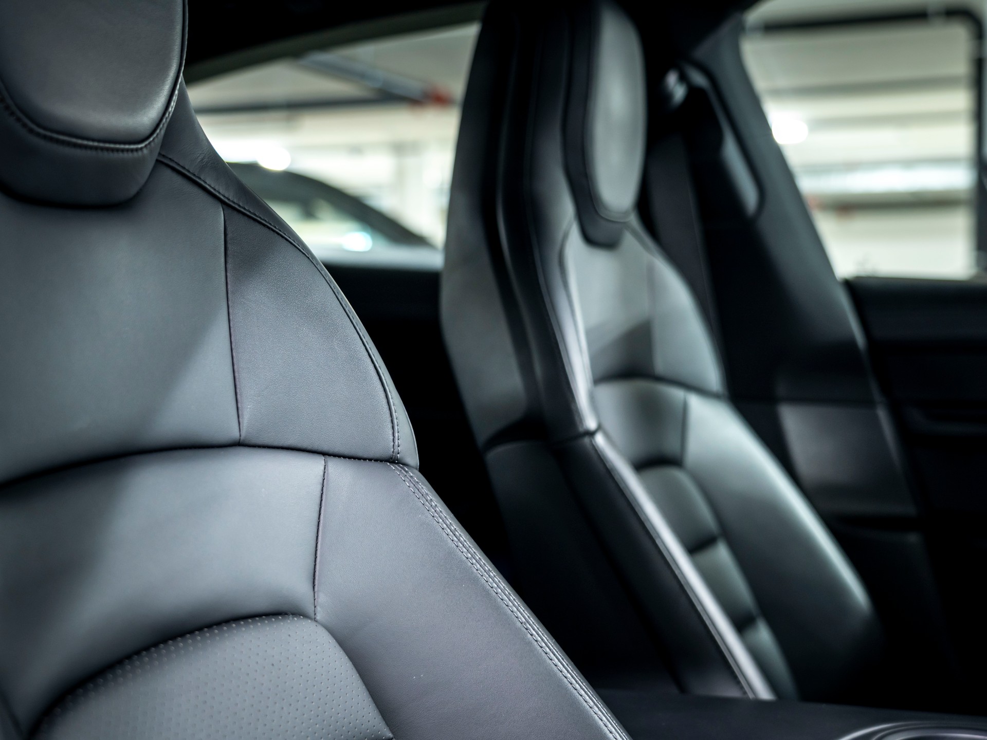 PORSCHE Taycan 4S-image-23