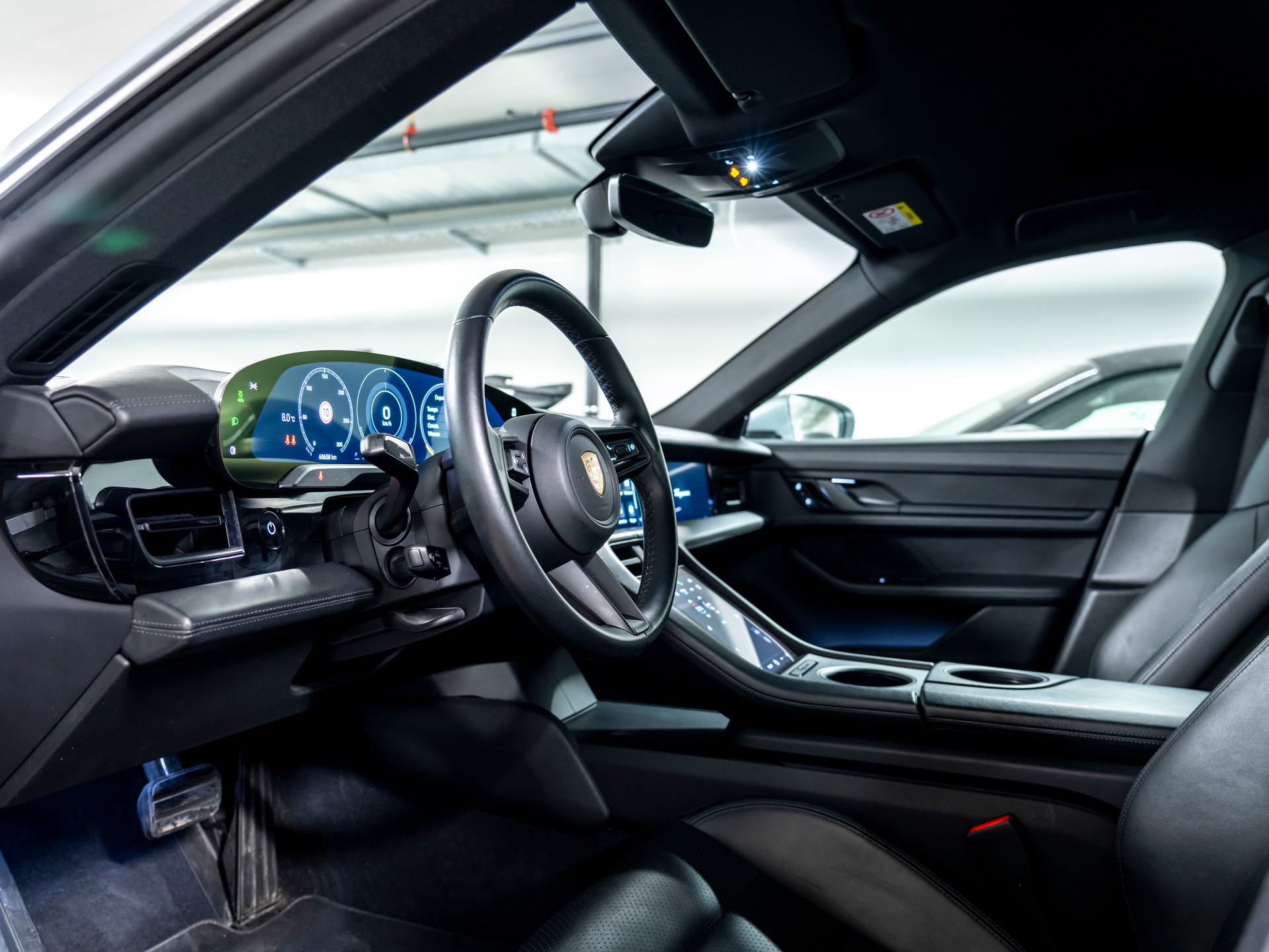 PORSCHE Taycan 4S-image-11