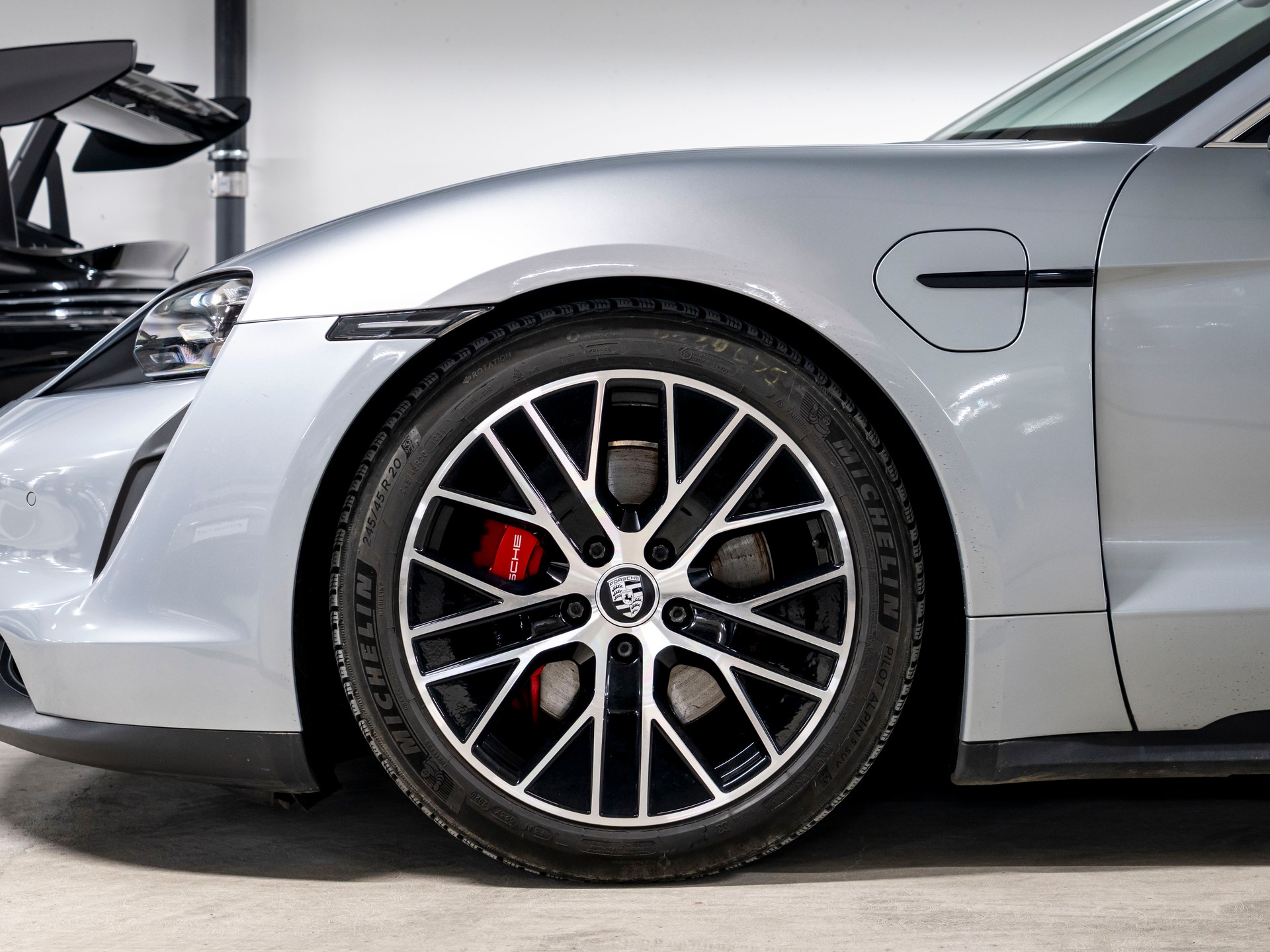 PORSCHE Taycan 4S-image-9