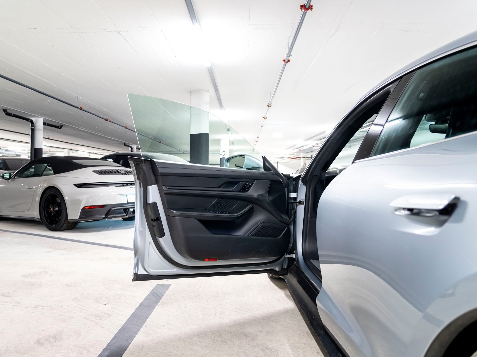 PORSCHE Taycan 4S-image-18