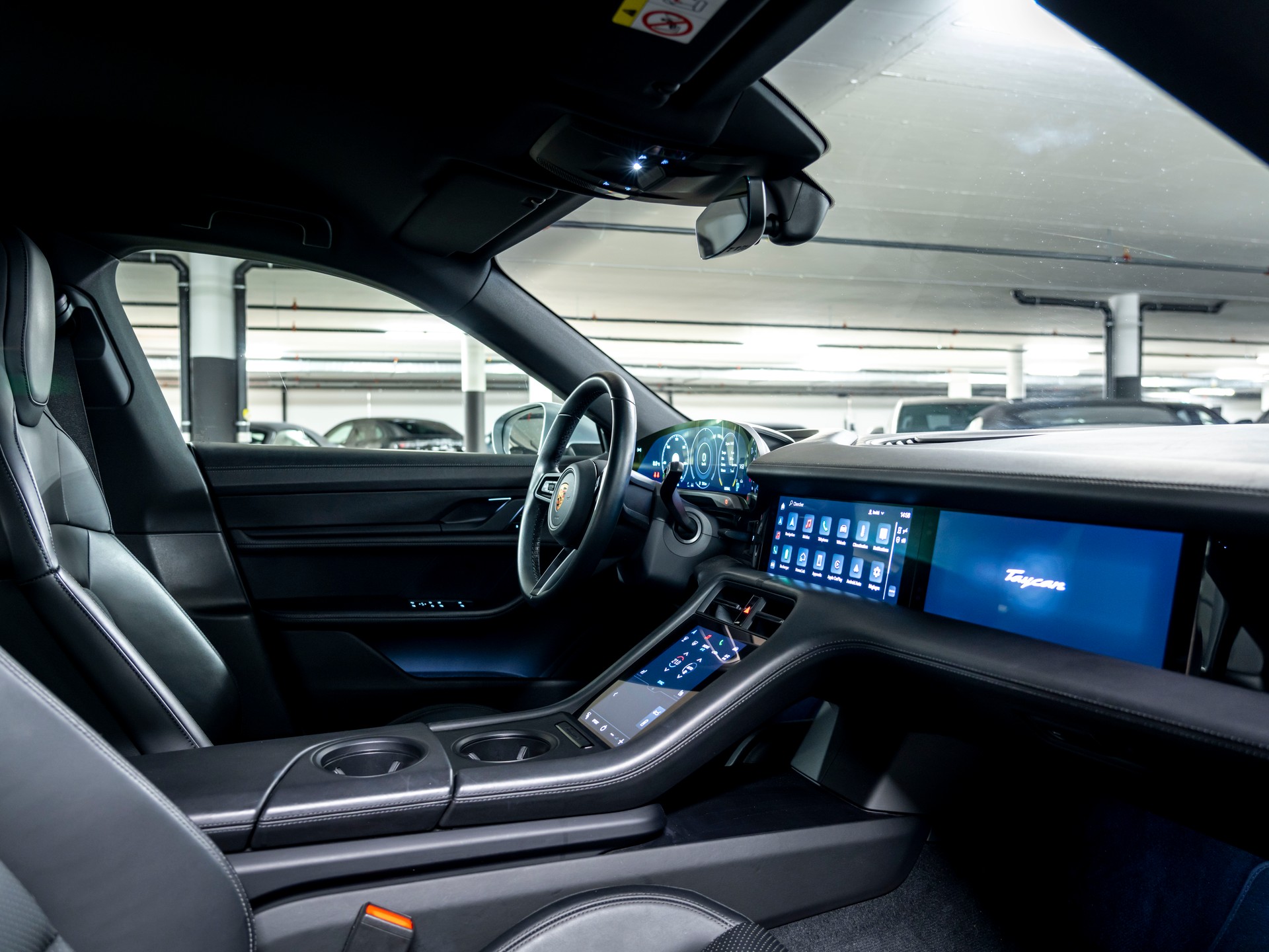 PORSCHE Taycan 4S-image-21