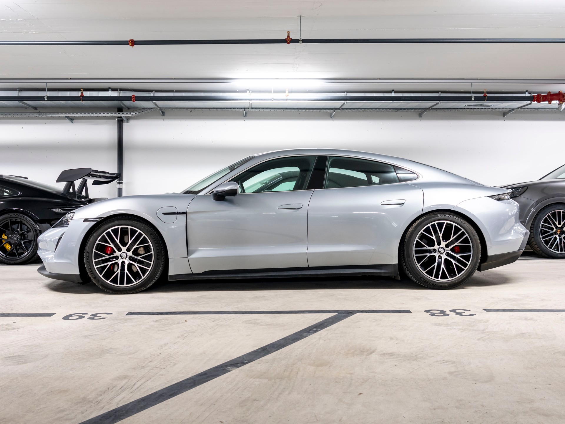 PORSCHE Taycan 4S-image-1