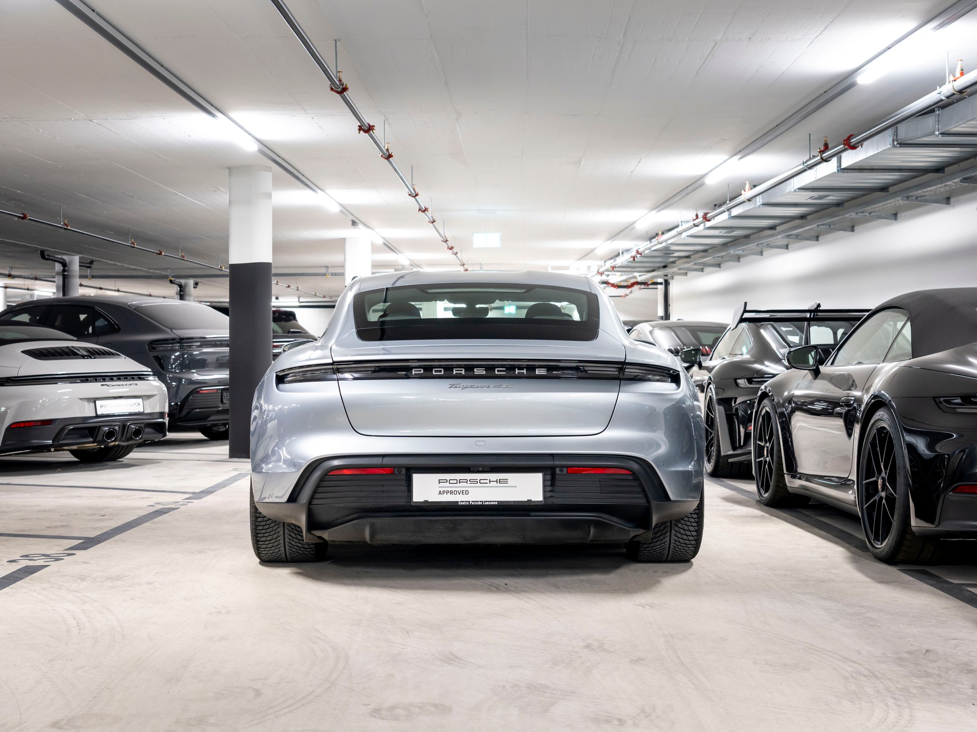 PORSCHE Taycan 4S-image-4