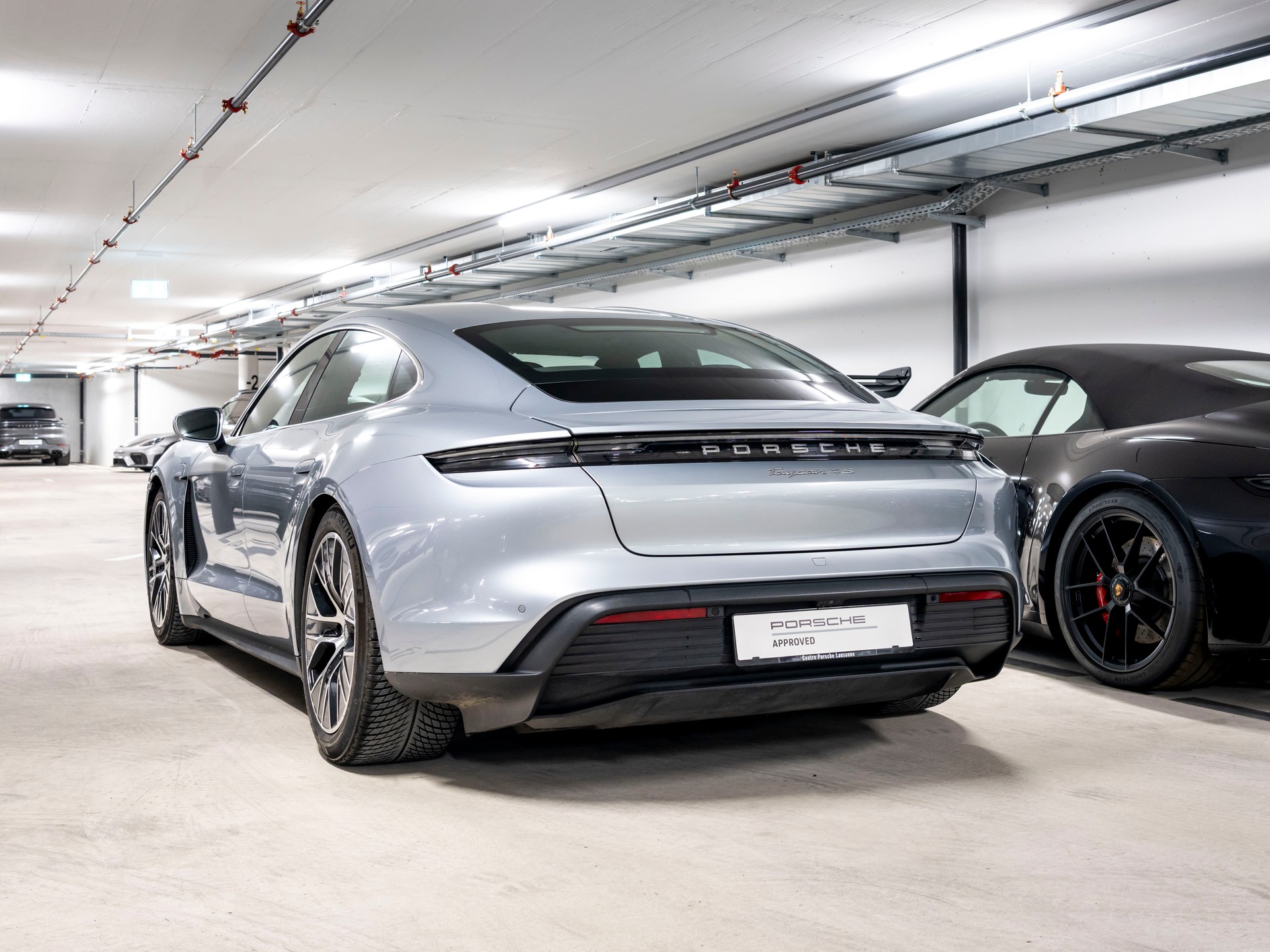 PORSCHE Taycan 4S-image-2