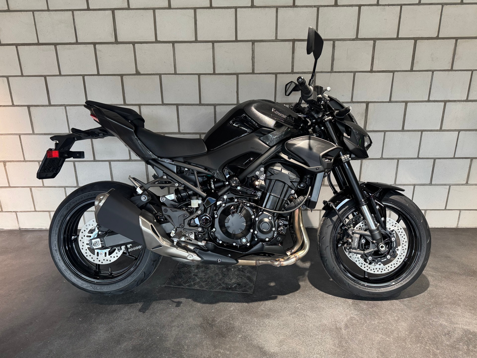 KAWASAKI Z 900 (70kW)-showroom-element-3