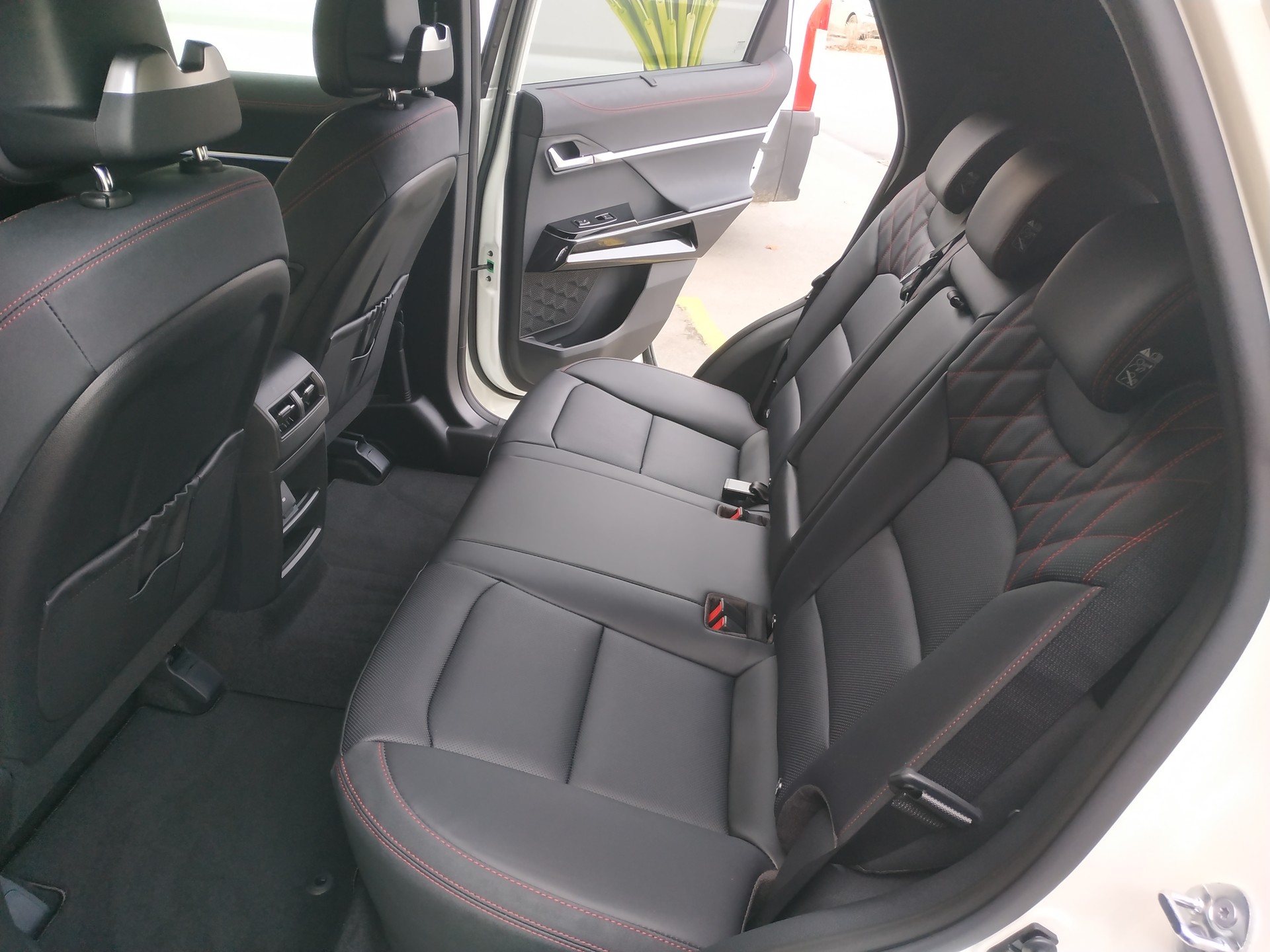 KGM-SsangYong Actyon 1.5 T GDI Hybrid Titanium Automat-image-19