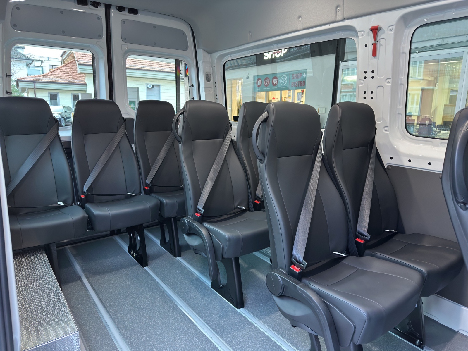 VW Crafter 35 2.0 BiTDI Entry L4 A-image-11