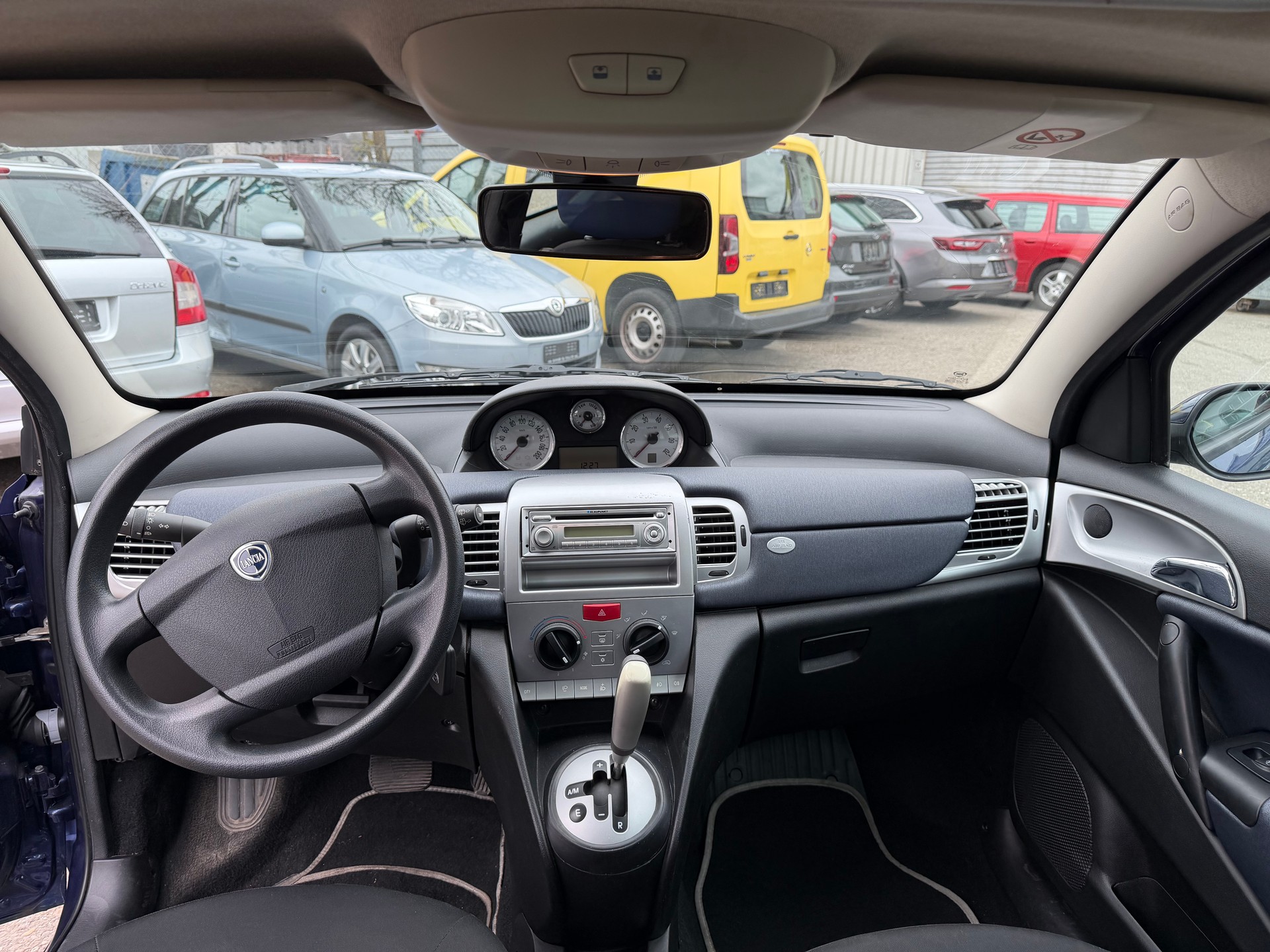 LANCIA Ypsilon 1.4 16V Platino-image-8