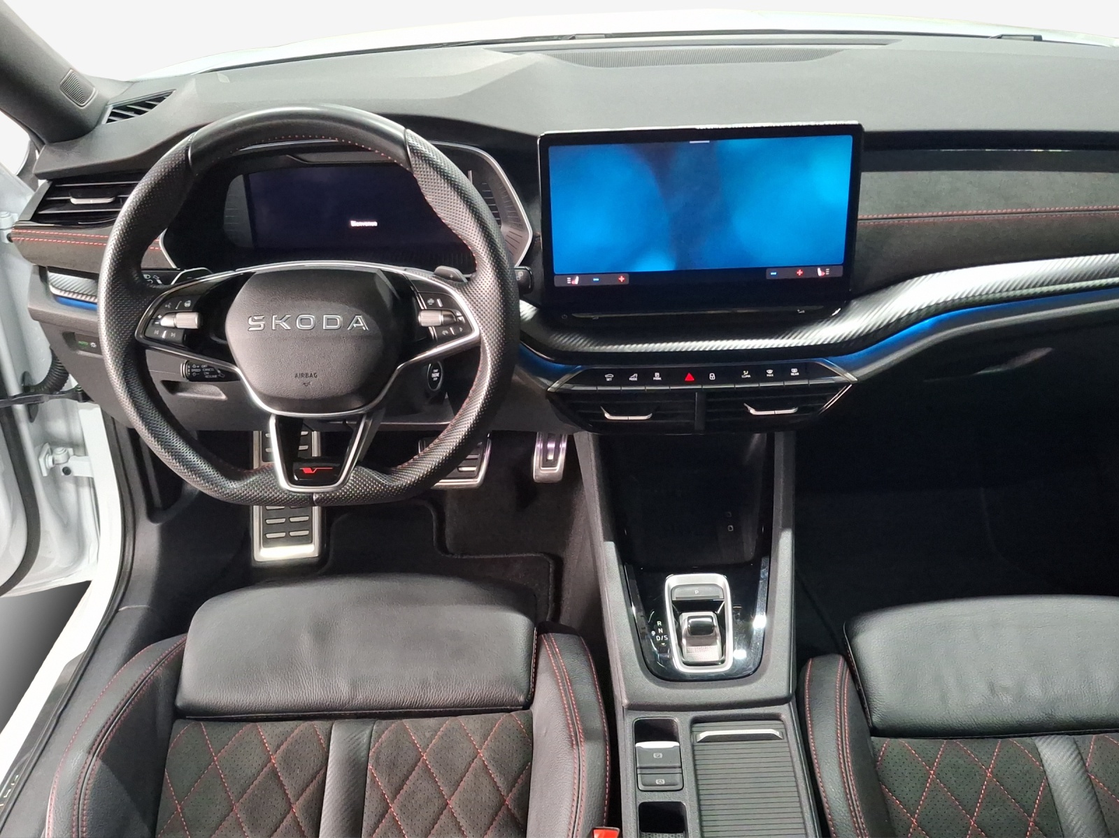 SKODA Octavia Combi 2.0 TSI DSG RS-image-8