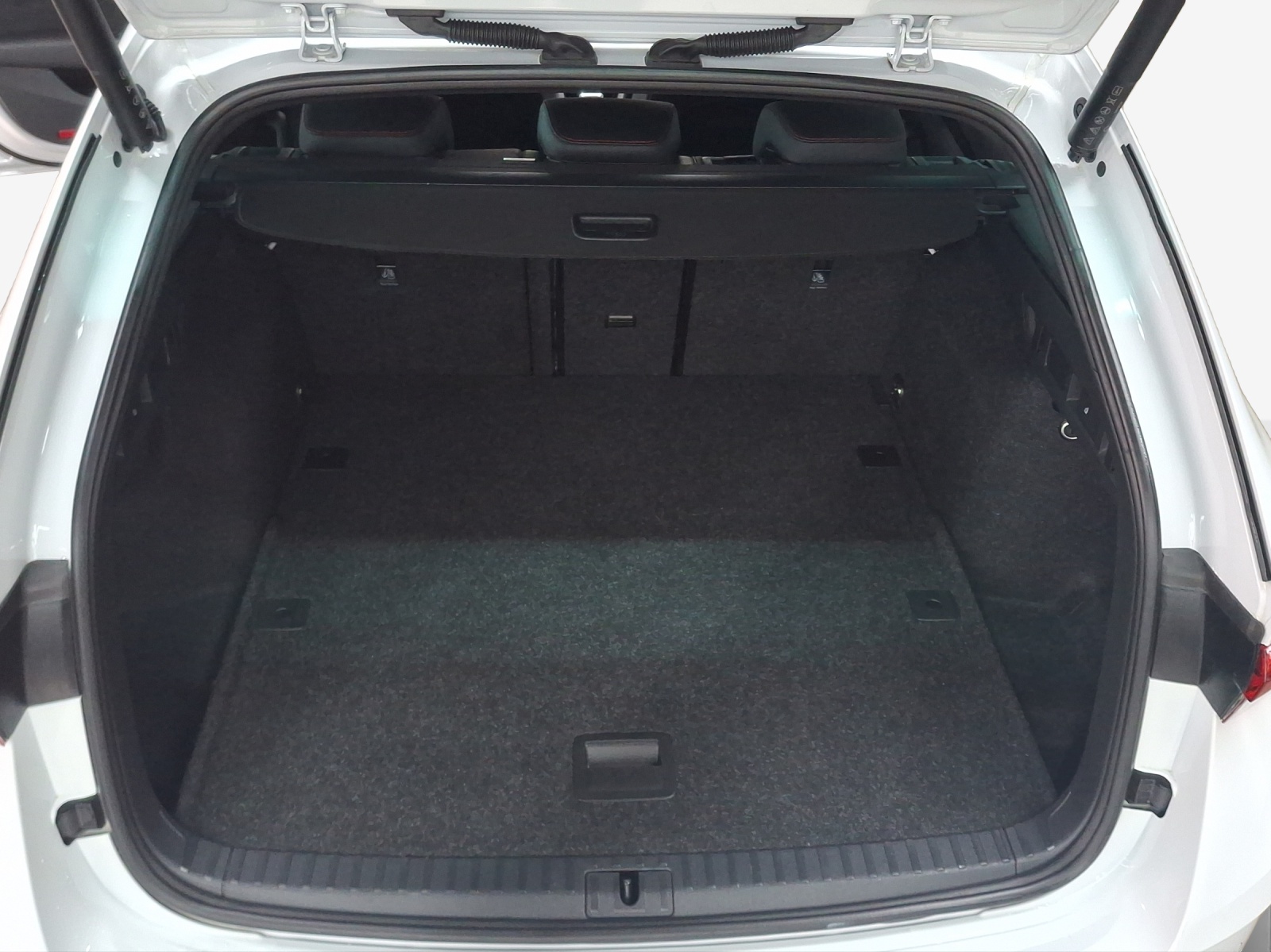 SKODA Octavia Combi 2.0 TSI DSG RS-image-12