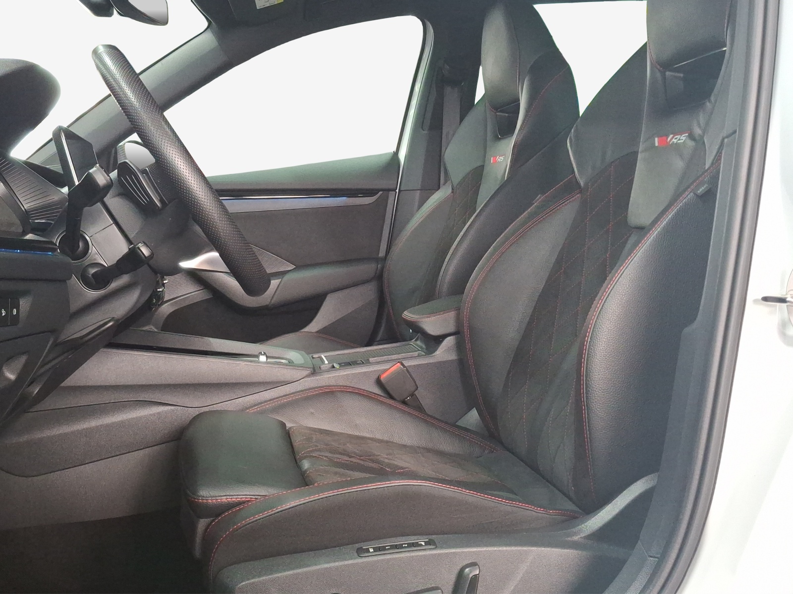 SKODA Octavia Combi 2.0 TSI DSG RS-image-7