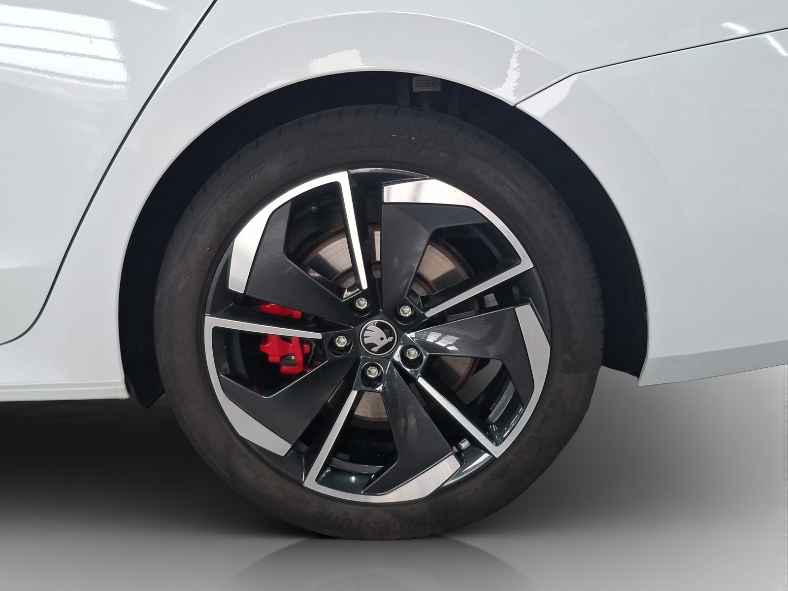 SKODA Octavia Combi 2.0 TSI DSG RS-image-13