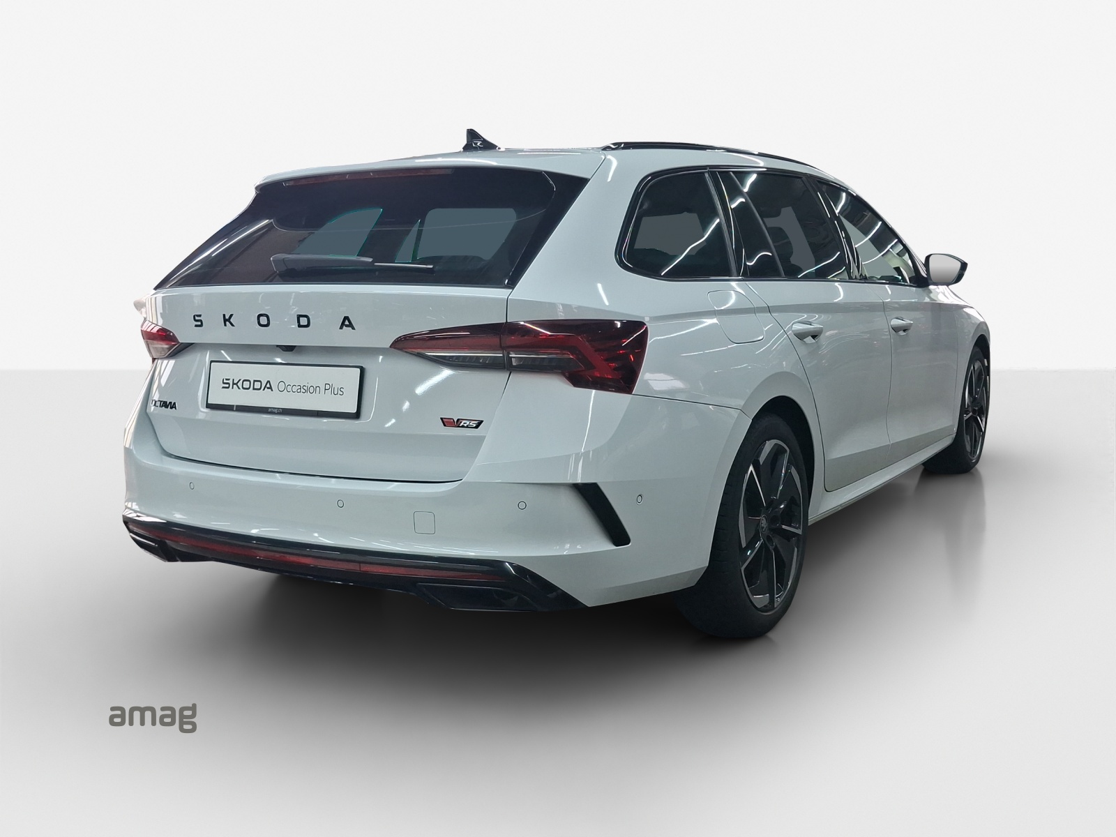 SKODA Octavia Combi 2.0 TSI DSG RS-image-4