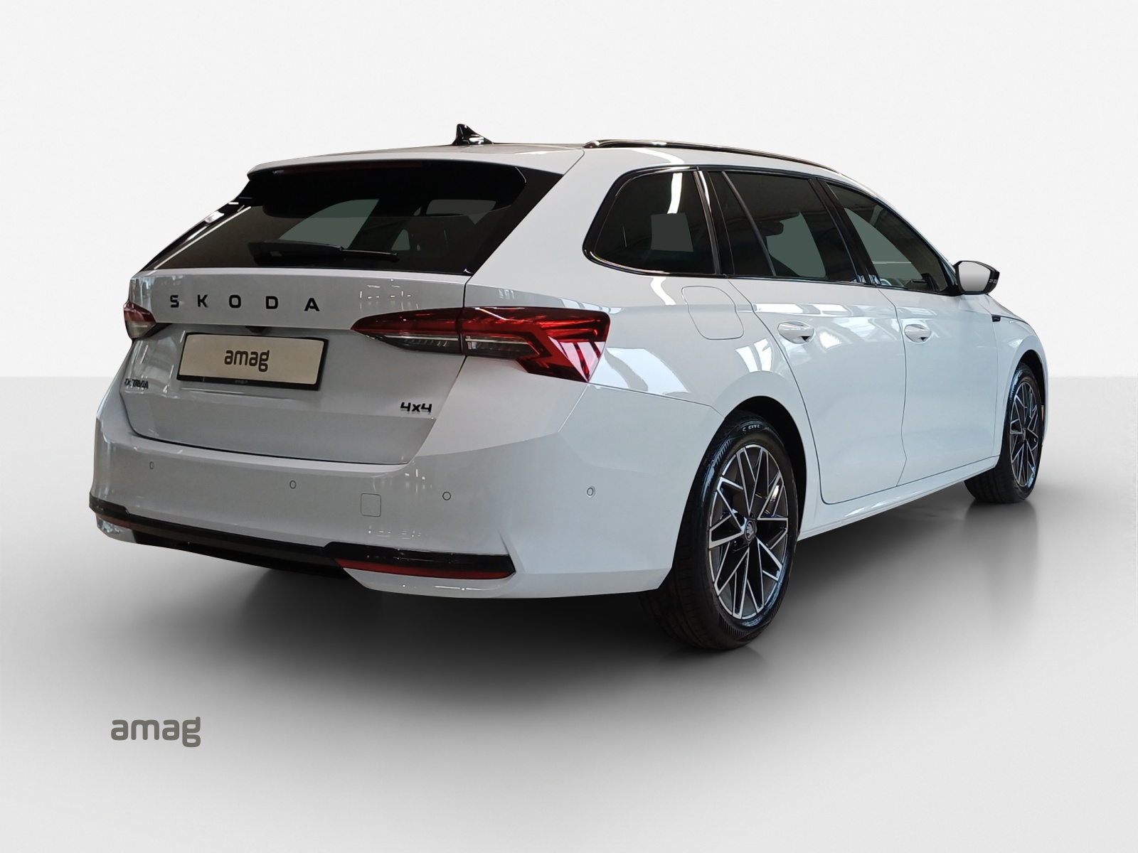SKODA Octavia Combi 2.0 TSI DSG Sport Line 4x4-image-4