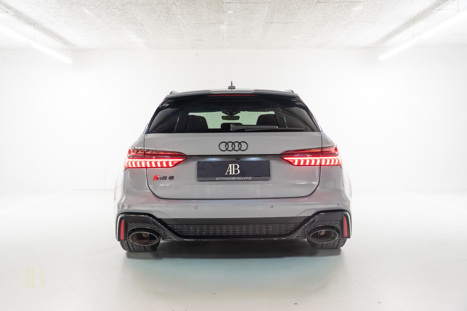 AUDI RS6 Avant 4.0 V8 TFSI performance quattro T-Tronic - CH-Fahrzeug-image-5
